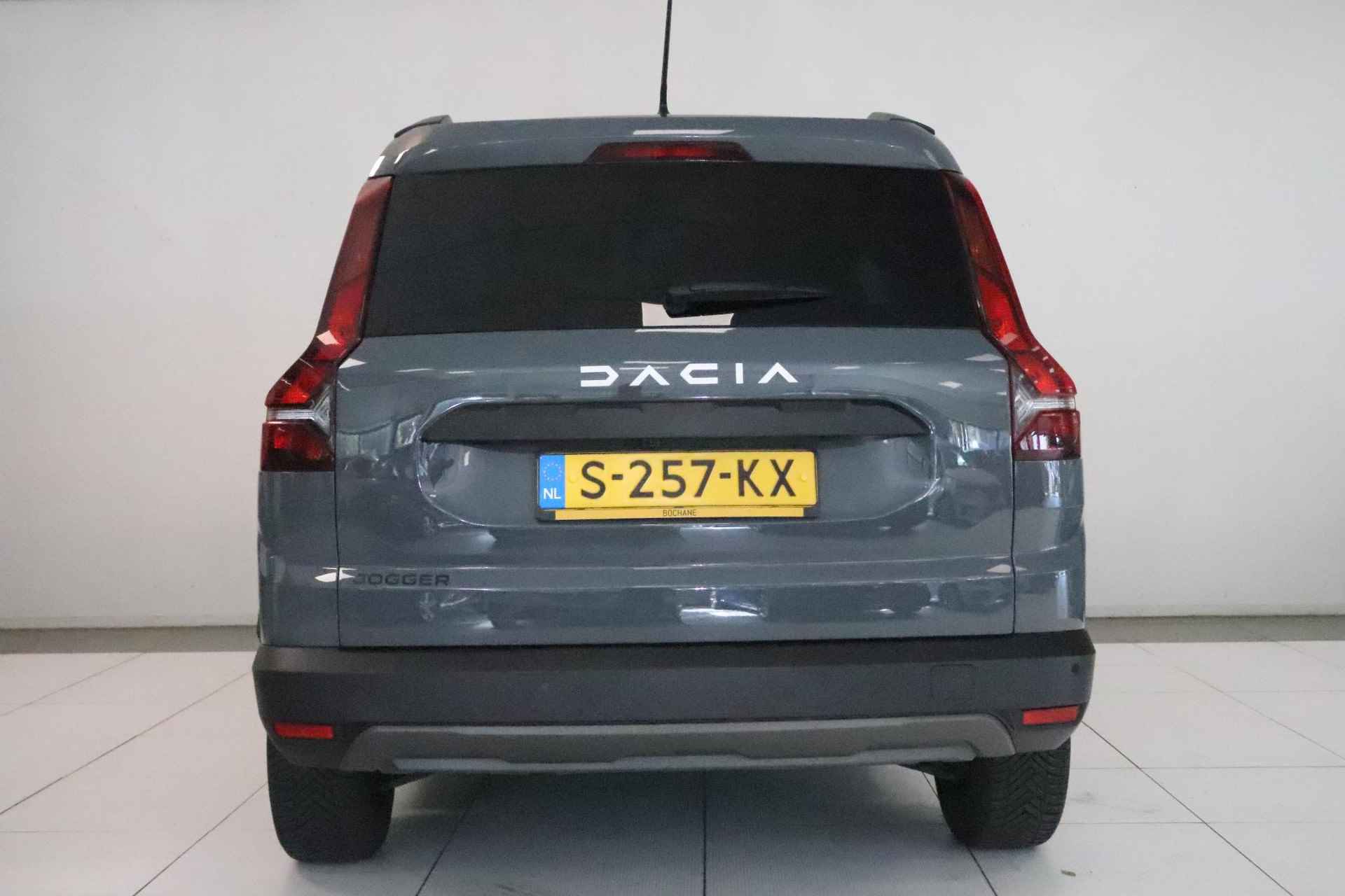 Dacia Jogger 1.0 TCe 110 Expression 7p. | 7-persoons | Navigatie | Achteruitrijcamera | - 15/30