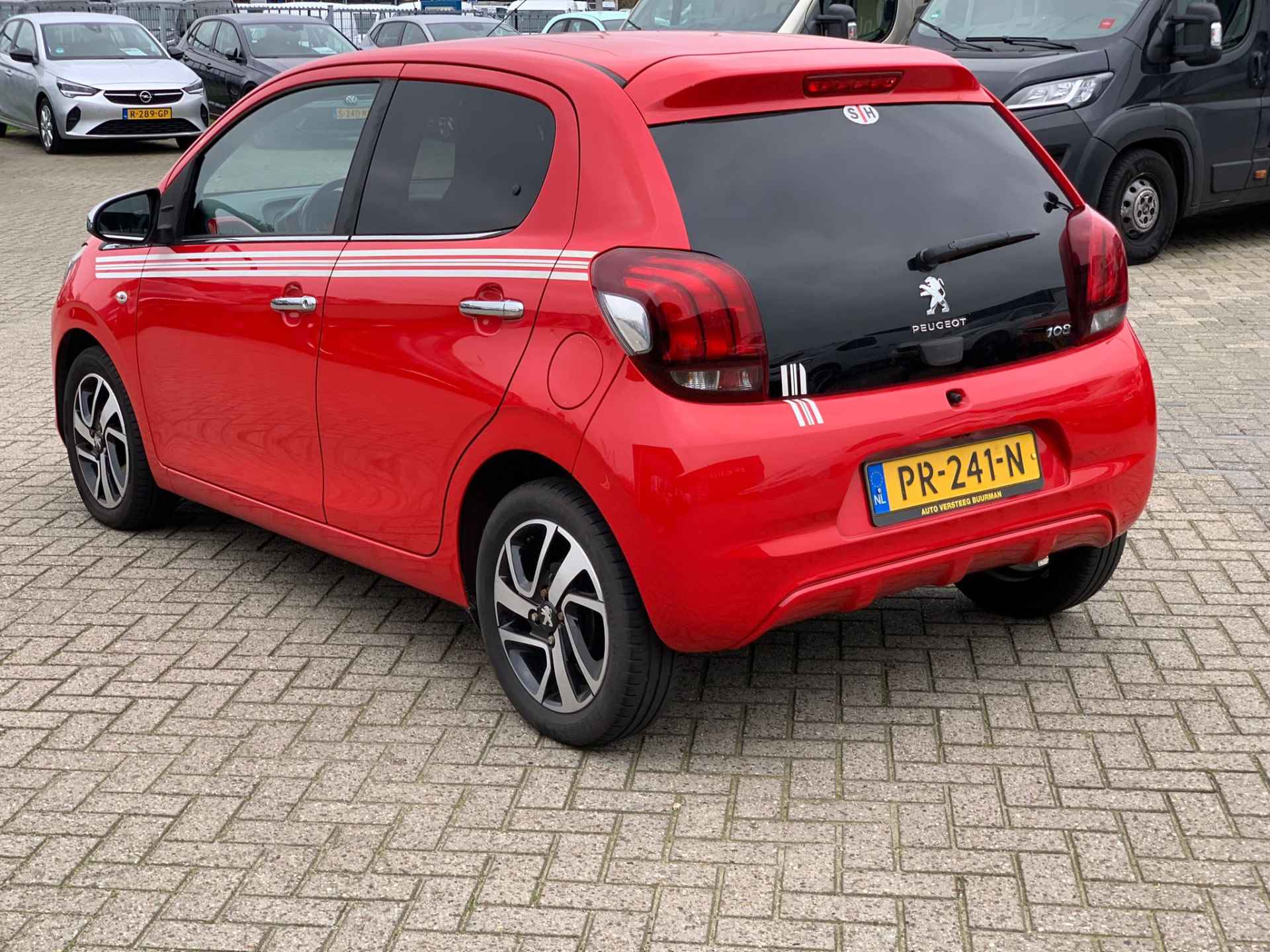 Peugeot 108 1.0 e-VTi Collection | Carplay | Climate | 15'' LMV | Cruise | Net binnen! - 2/24