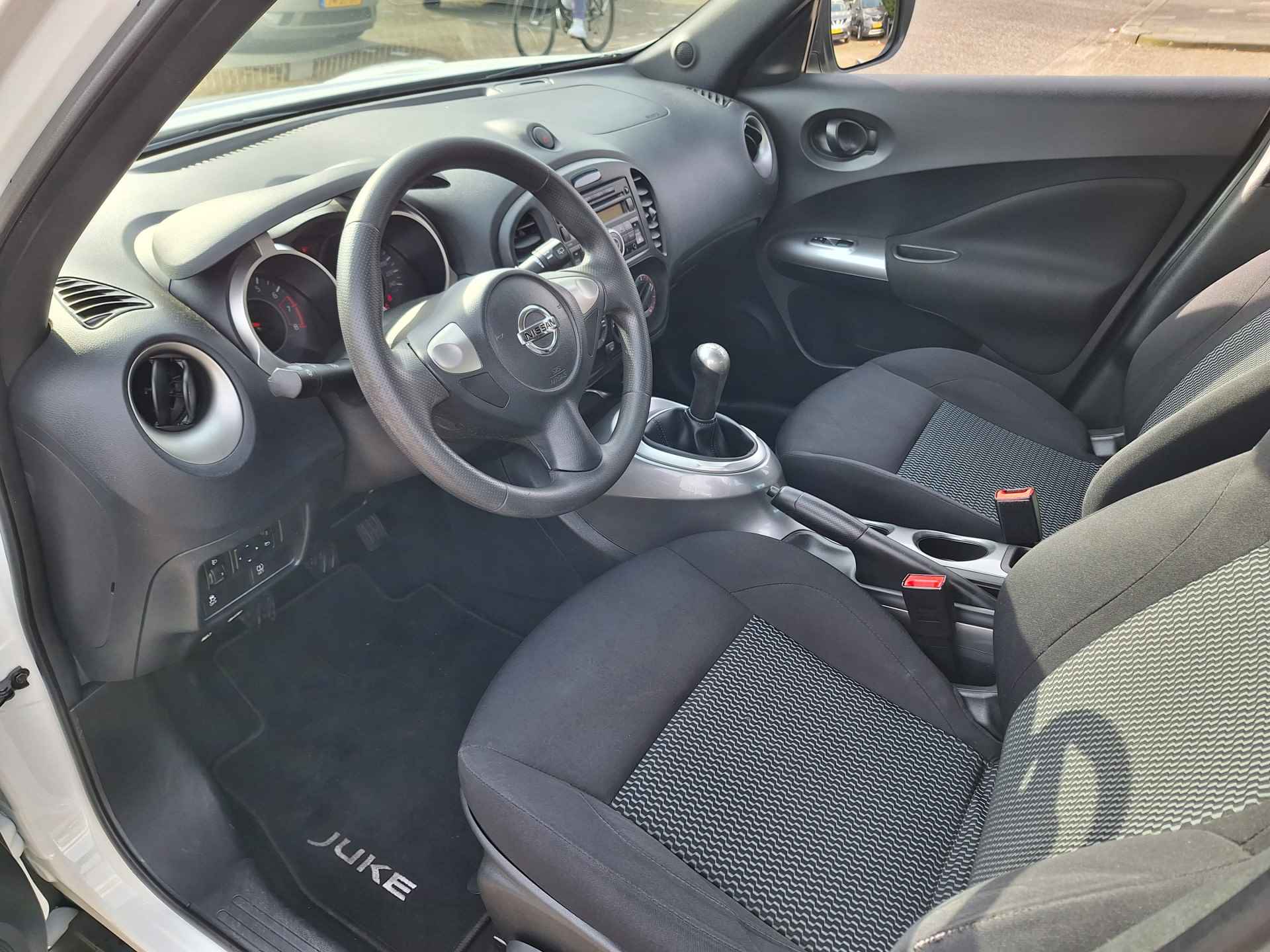 Nissan Juke 1.6 Visia bouwjaar 12-2017 / NEDERLANDSE AUTO - 12/28