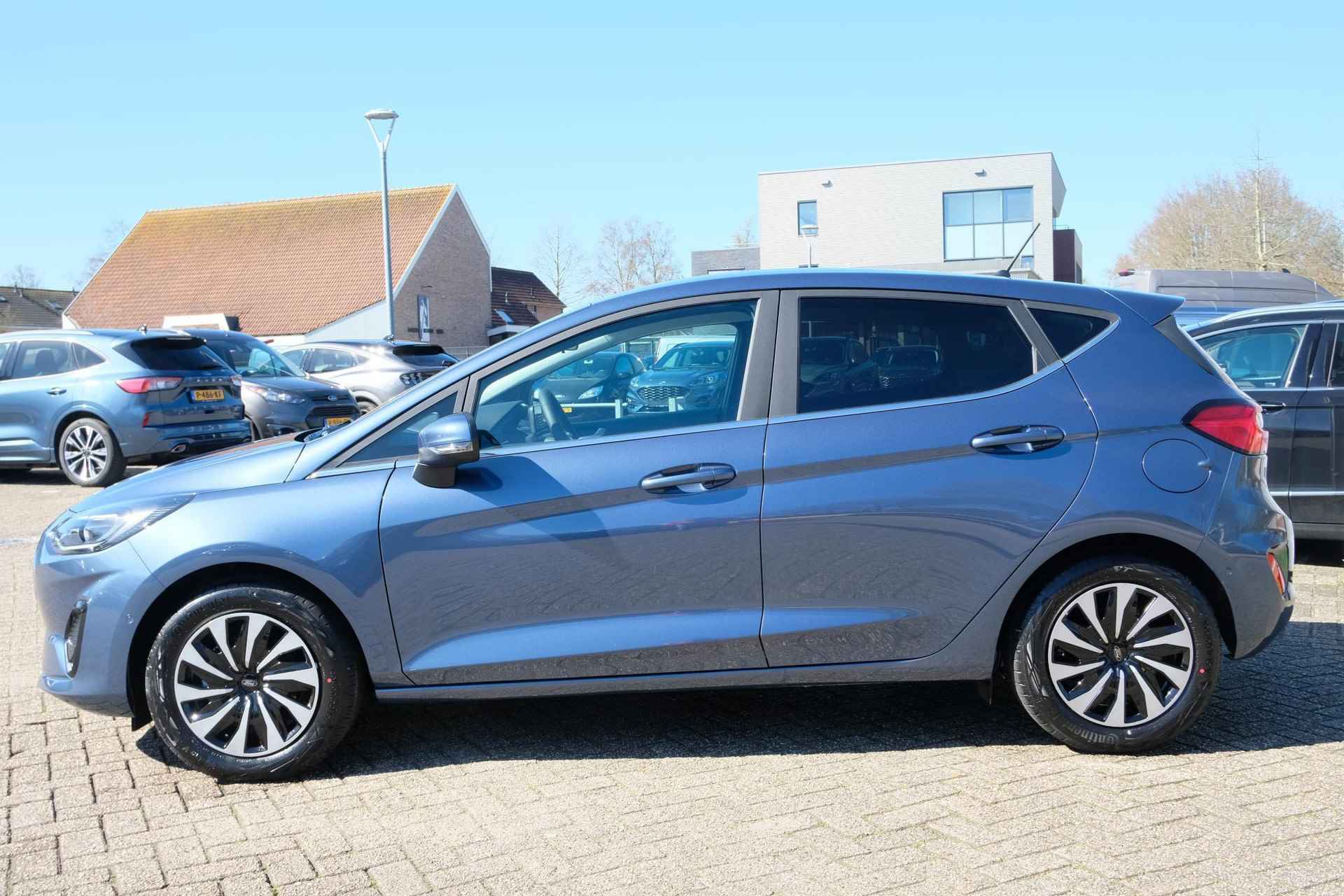 Ford Fiesta 1.0 EcoBoost Hybrid Titanium 125pk VOORRAAD | Incl. all season banden! | Chrome Blue | Driver Assistance Pack 2 | Winter Pack | Comfort Pack - 4/19