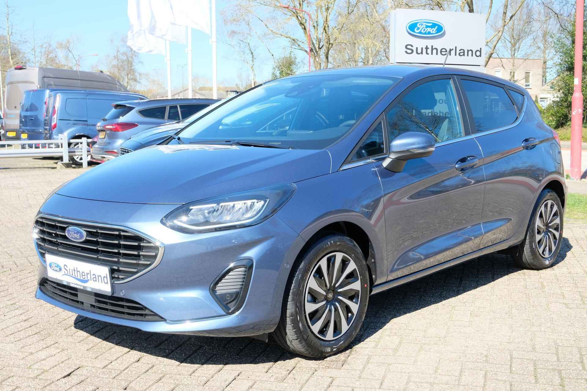 Ford Fiesta 1.0 EcoBoost Hybrid Titanium 125pk VOORRAAD | Incl. all season banden! | Chrome Blue | Driver Assistance Pack 2 | Winter Pack | Comfort Pack - 5/19