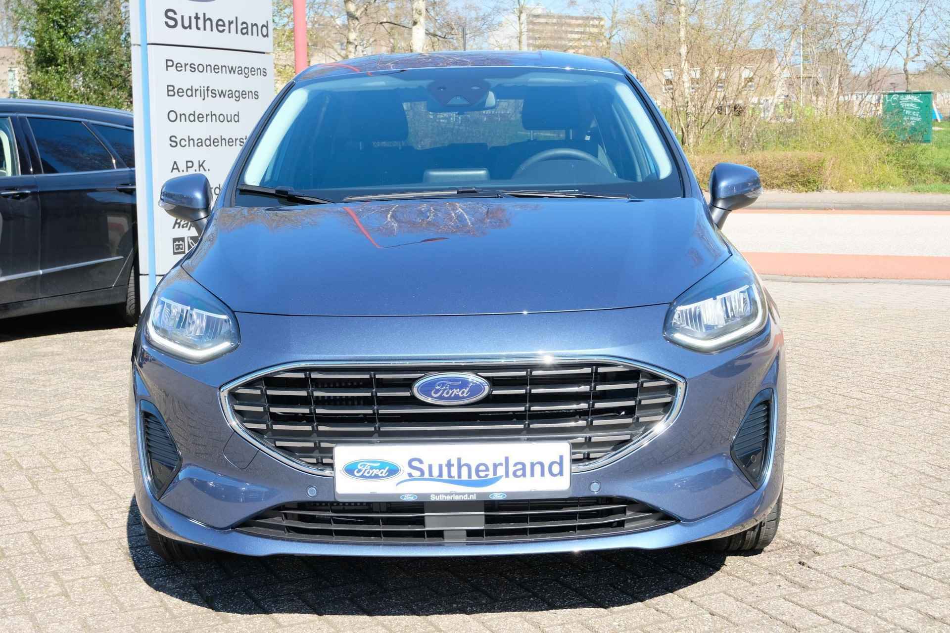 Ford Fiesta 1.0 EcoBoost Hybrid Titanium 125pk VOORRAAD | Incl. all season banden! | Chrome Blue | Driver Assistance Pack 2 | Winter Pack | Comfort Pack - 6/19