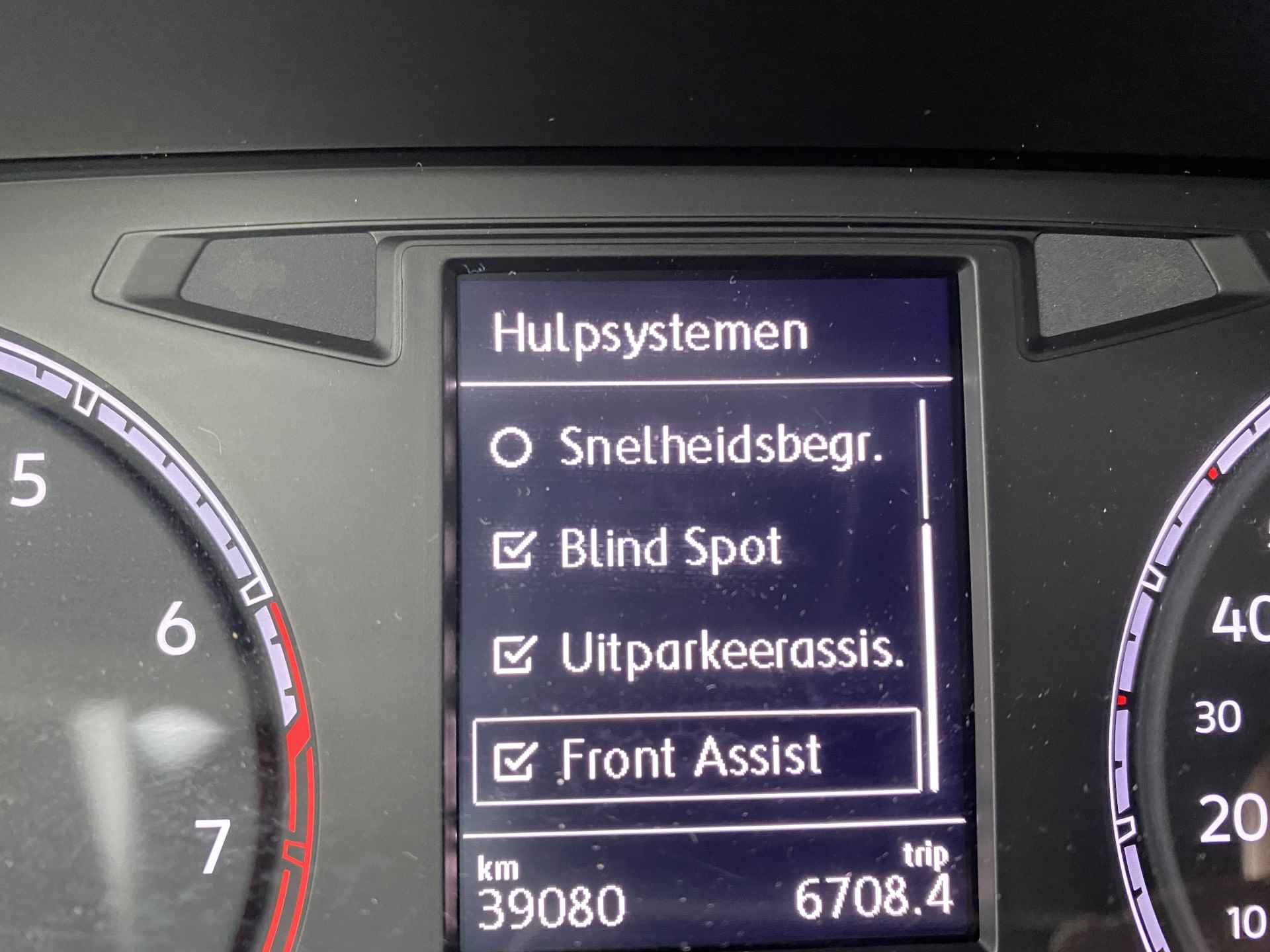 Volkswagen T-Roc 1.5 TSI Sport / PARK. SENSOREN/ LED/ DODE HOEK/ STOEL VERWARM./ APP CONNECT/ ADAPT. CRUISE/ NAVI/ CLIMA/ DAB/ - 11/25