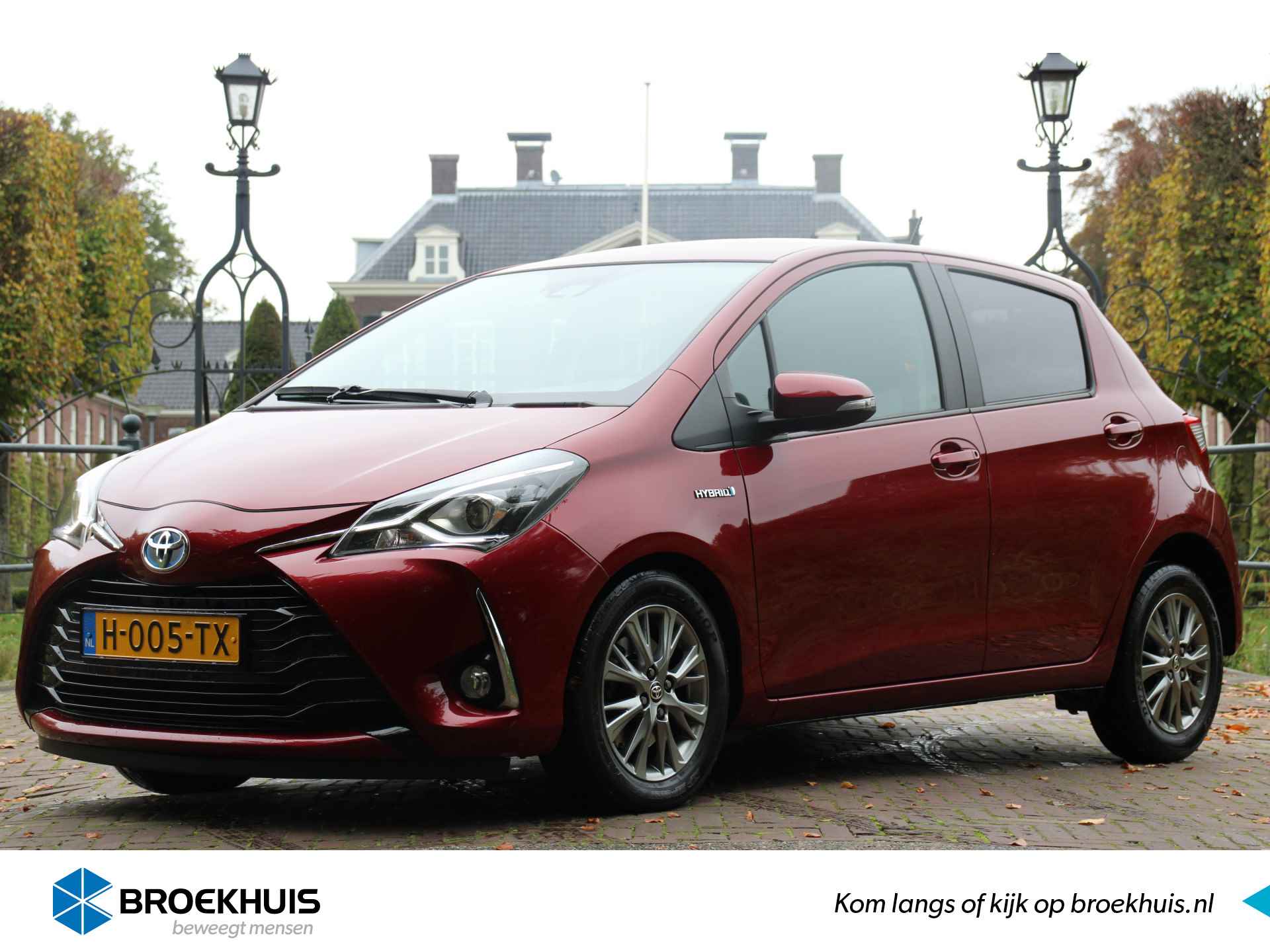 Toyota Yaris 1.5 Hybrid Dynamic AUTOMAAT I NL-AUTO! I CAMERA I NAVI I PARKEERSENSOREN I 15' LM. VELGEN I DEALER OH! - 1/39