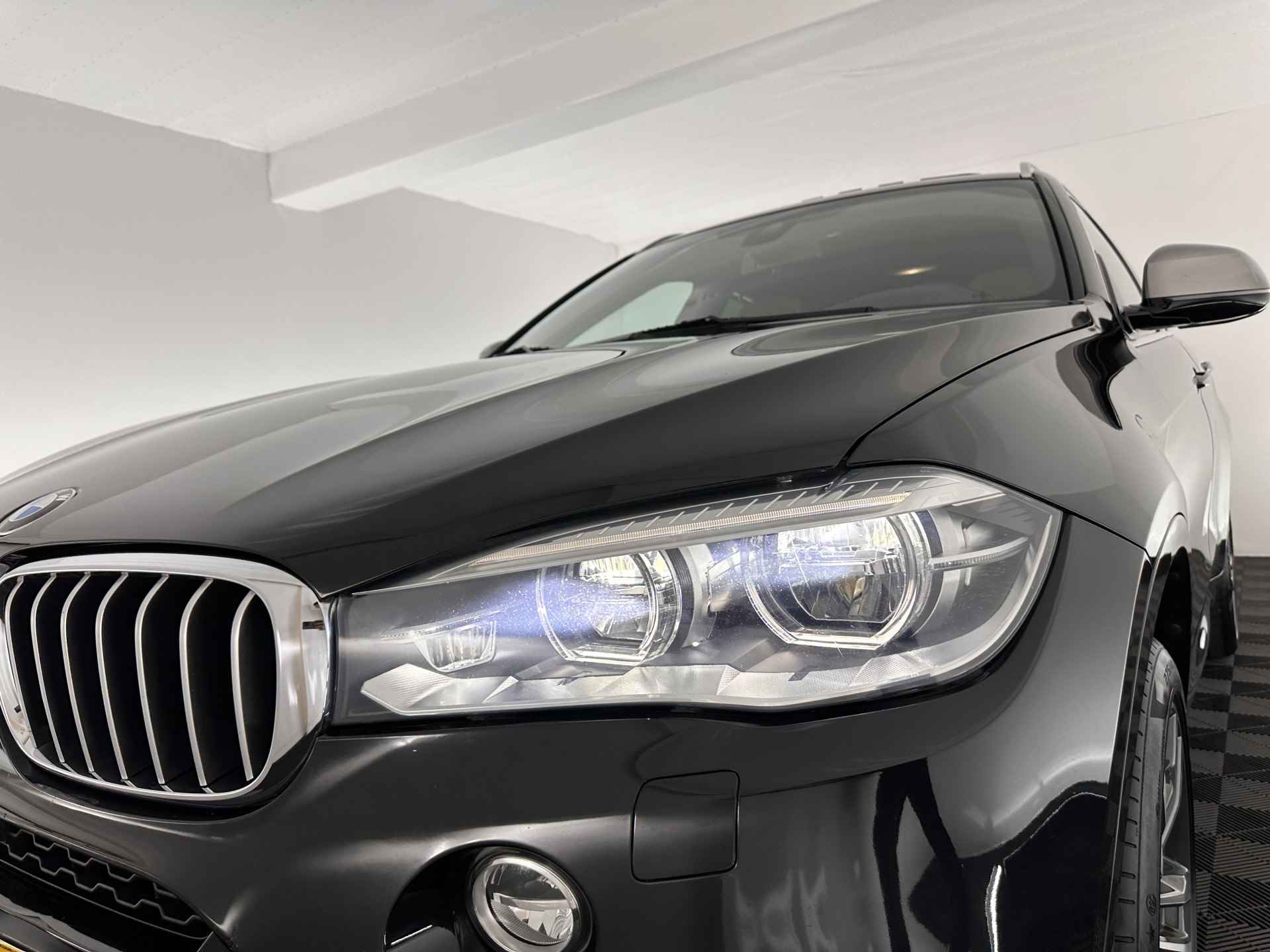 BMW X6 M50d M-Sport-Pack Aut. *PANO | DAKOTA/TERRA-VOLLEDER | HARMAN/KARDON-SURROUND | HEAD-UP | SOFT-CLOSE | FULL-LED | MEMORY-PACK | BLIND-SPOT | KEYLESS | VIRTUAL-COCKPIT | NAVI-FULLMAP | SPORT-SEATS | 20''ALU* - 30/42