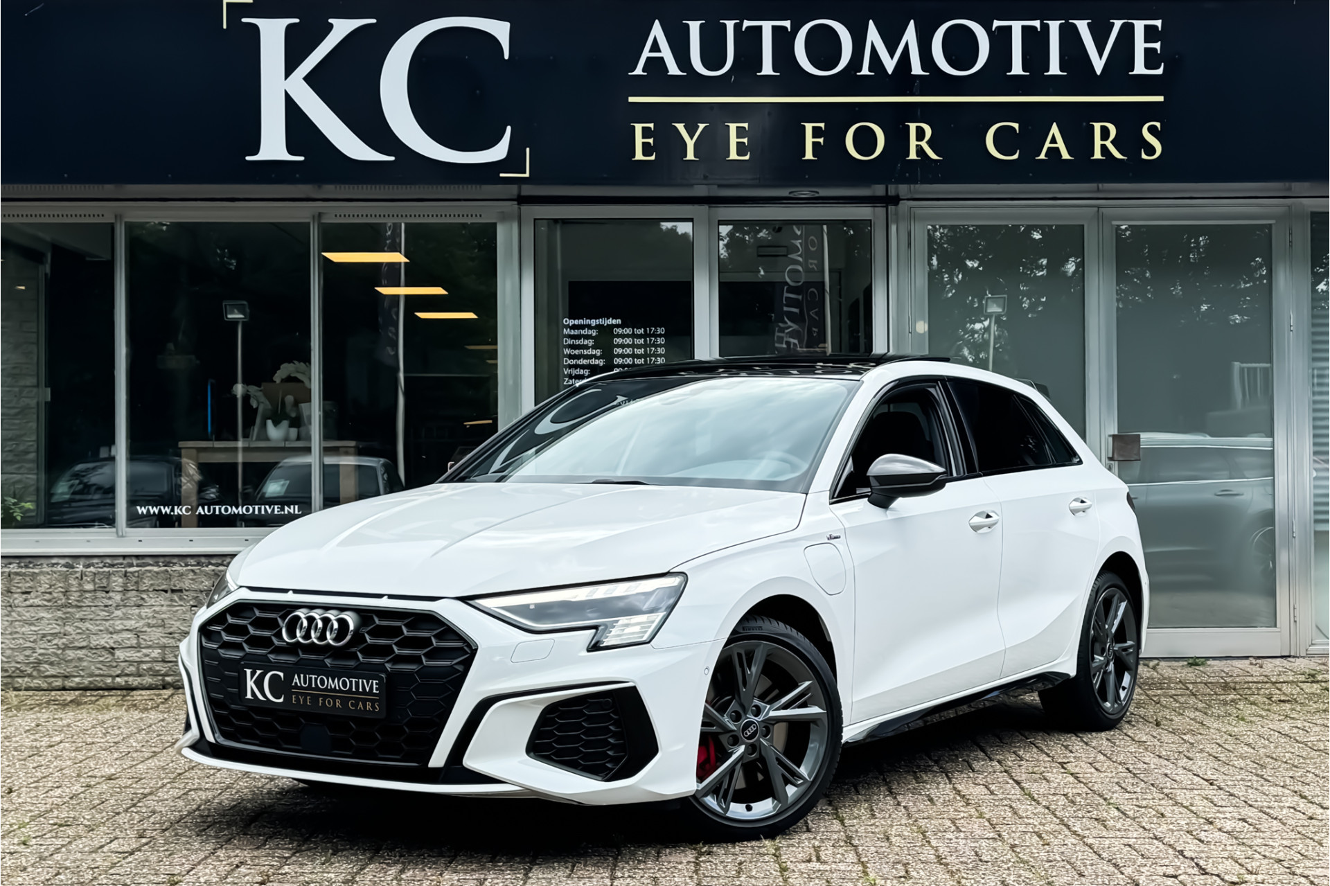 Audi A3 Sportback 45 TFSIe 3x S-Line | Carbon | Matrix | Pano | B&O