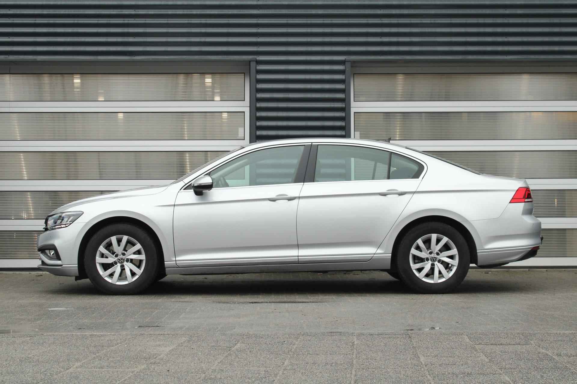 Volkswagen Passat 1.5 TSI 150pk DSG Business | Trekhaak Afneembaar | Digital Cockpit Pro | Navigatie | Apple Carplay/Android Auto - 15/52