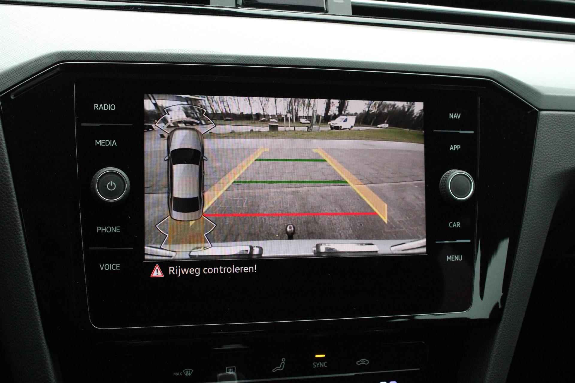 Volkswagen Passat 1.5 TSI 150pk DSG Business | Trekhaak Afneembaar | Digital Cockpit Pro | Navigatie | Apple Carplay/Android Auto - 29/52