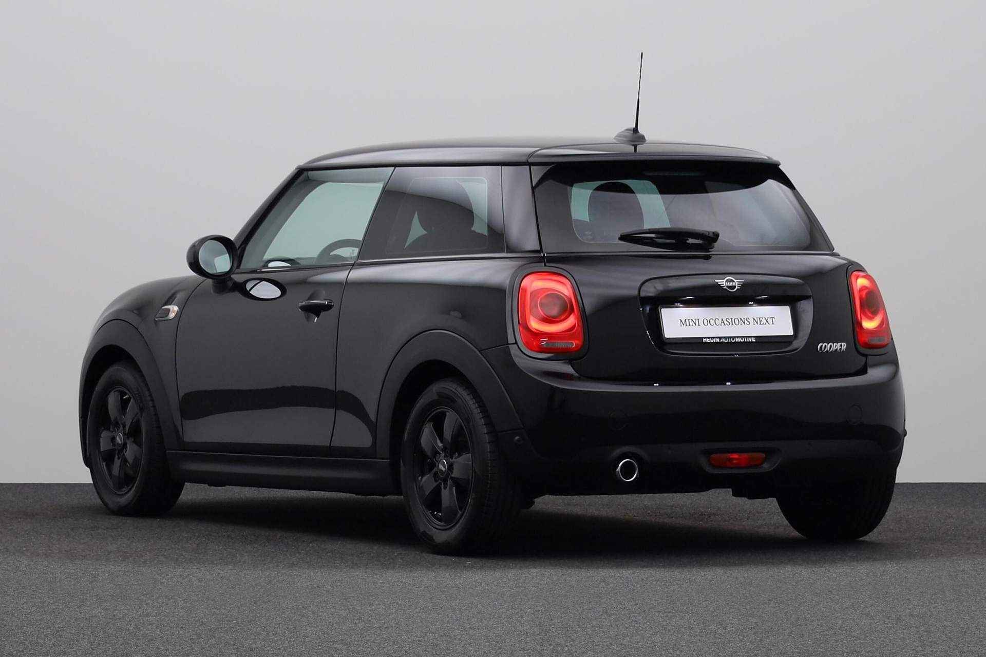 MINI 3-deurs 1.5 Cooper | Cruise Control | ISOFIX | MINI Connected | Airconditioning | PDC Achter | Navigatie systeem - 13/24