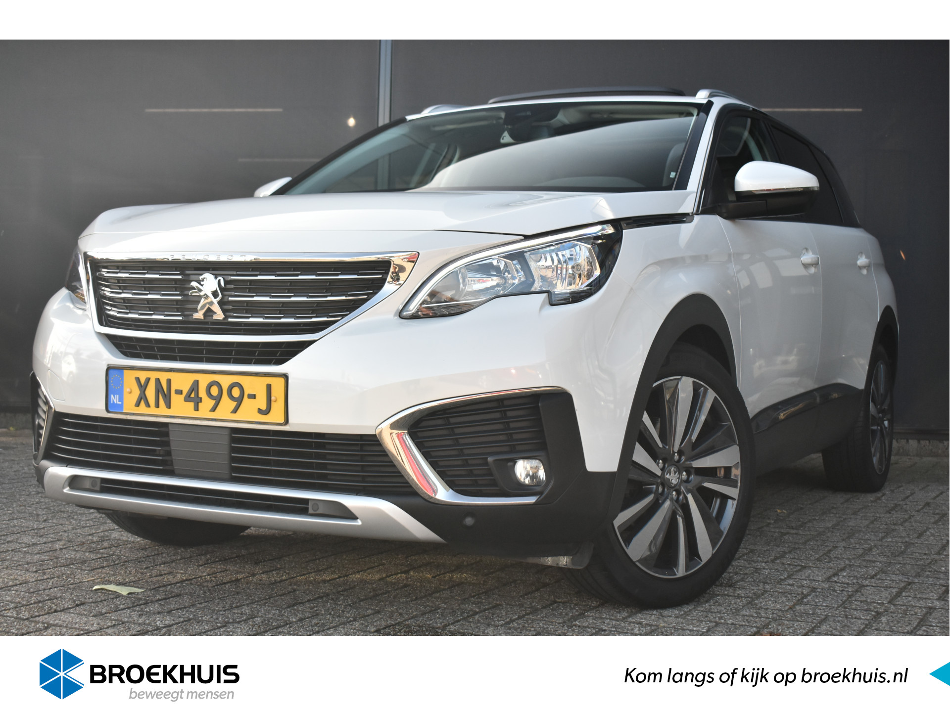 Peugeot 5008 1.2 PureTech Allure 7p. 130pk | Schuif-/Kanteldak | Trekhaak | Navigatie | Climate Control | 18"LMV | Parkeersensoren | Goed Ond