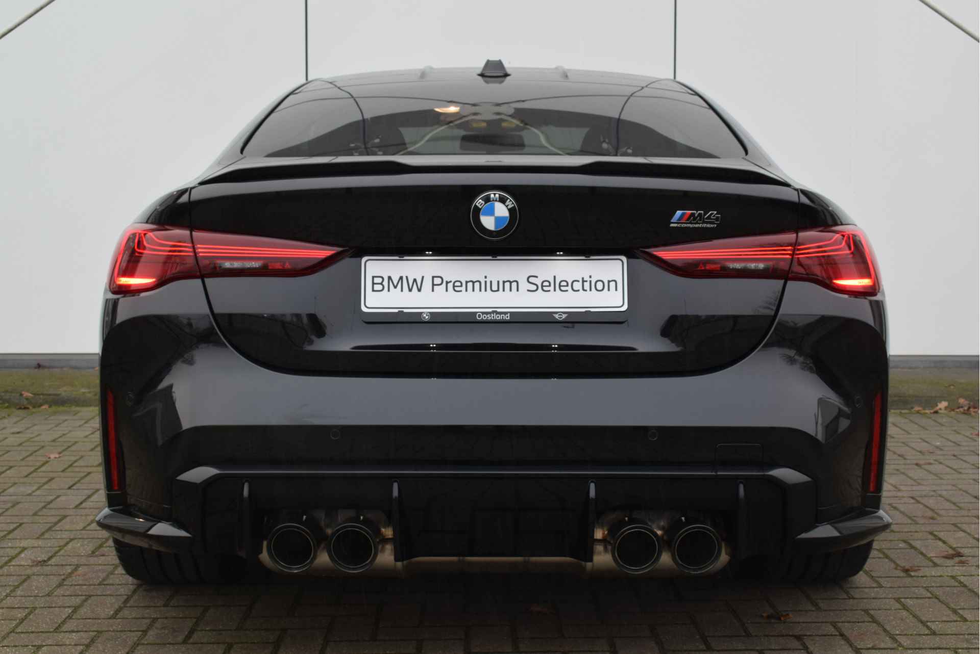 BMW 4 Serie Coupé M4 xDrive Competition High Executive Automaat / M Drive Professional / M Carbon-keramisch remmen / Adaptieve LED / Adaptief M Onderstel / Parking Assistant Plus - 9/37