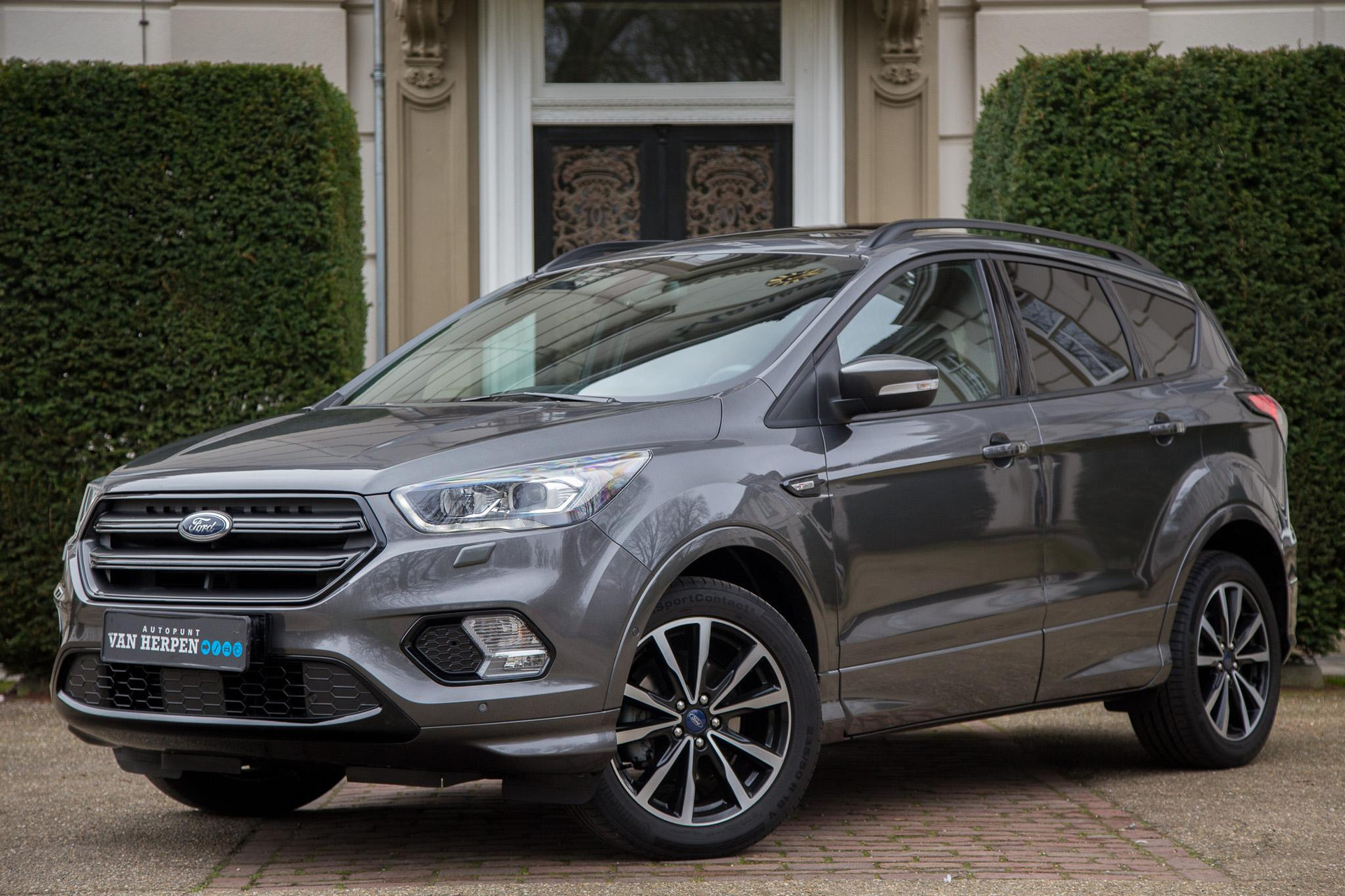 Ford Kuga 1.5 EcoBoost ST Line Trekhaak | Pano | Camera | Sony Sound