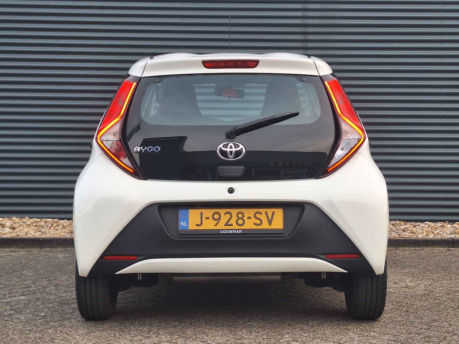 Toyota Aygo 1.0 VVT-i x-fun | Airco | Bluetooth | Electrische Ramen Voor | Speedlimiter | - 14/43