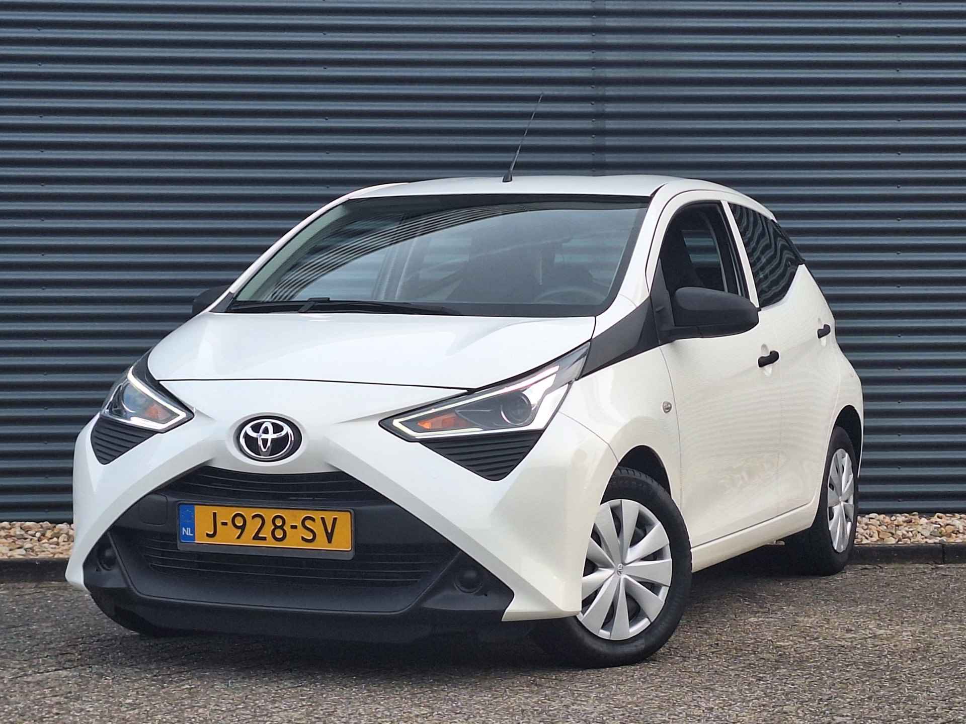 Toyota Aygo 1.0 VVT-i x-fun | Airco | Bluetooth | Electrische Ramen Voor | Speedlimiter | - 38/43