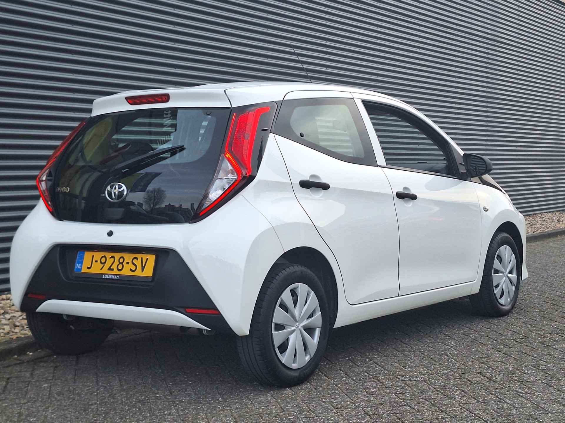 Toyota Aygo 1.0 VVT-i x-fun | Airco | Bluetooth | Electrische Ramen Voor | Speedlimiter | - 39/43