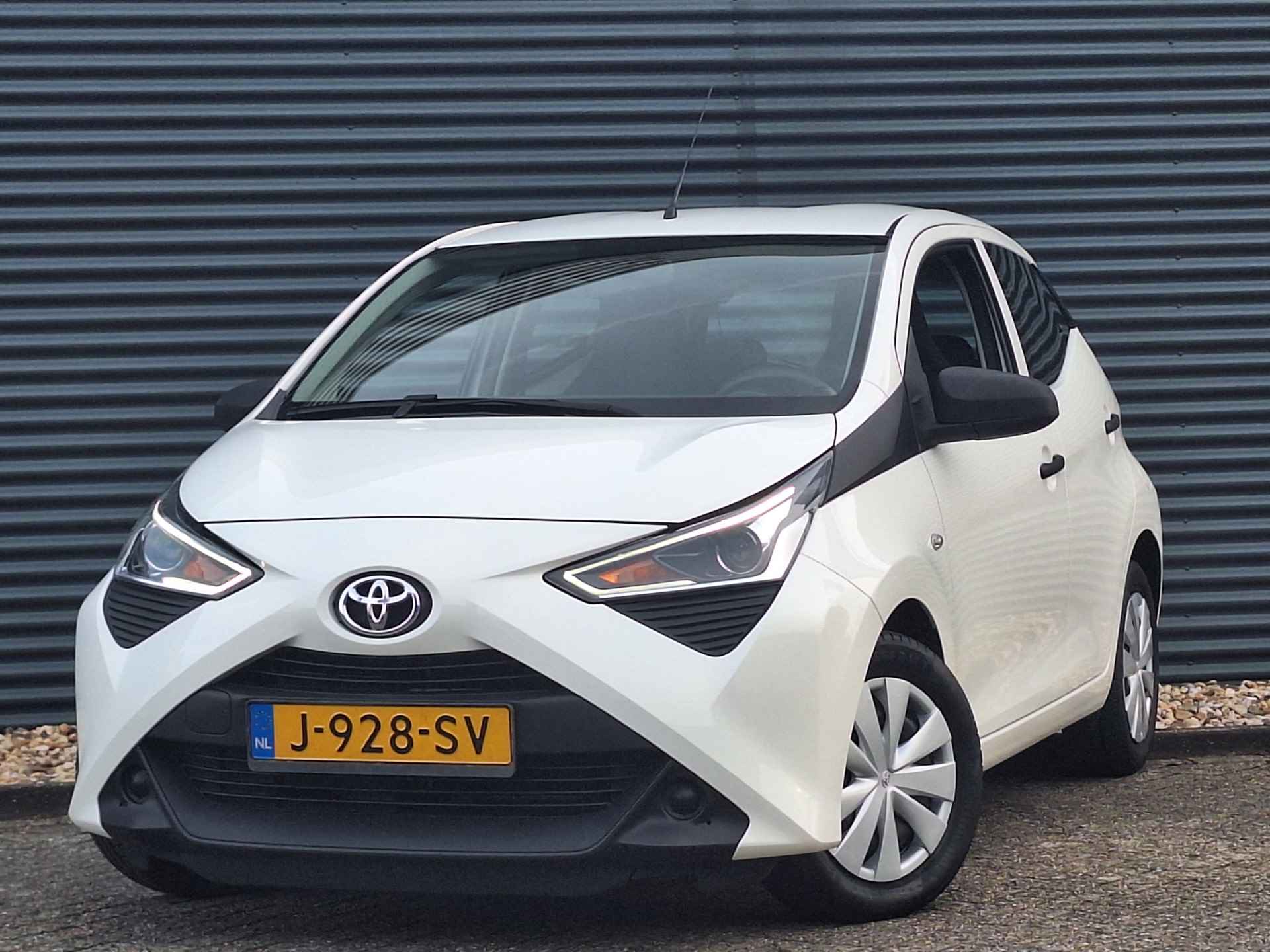 Toyota Aygo 1.0 VVT-i x-fun | Airco | Bluetooth | Electrische Ramen Voor | Speedlimiter | - 40/43