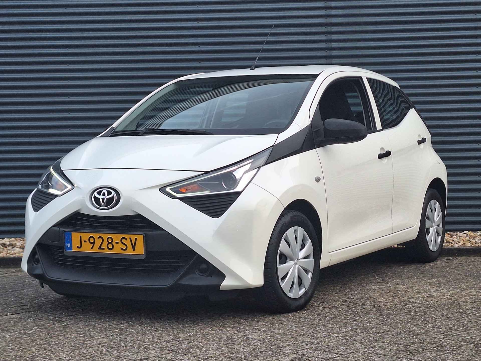 Toyota Aygo 1.0 VVT-i x-fun | Airco | Bluetooth | Electrische Ramen Voor | Speedlimiter | - 41/43