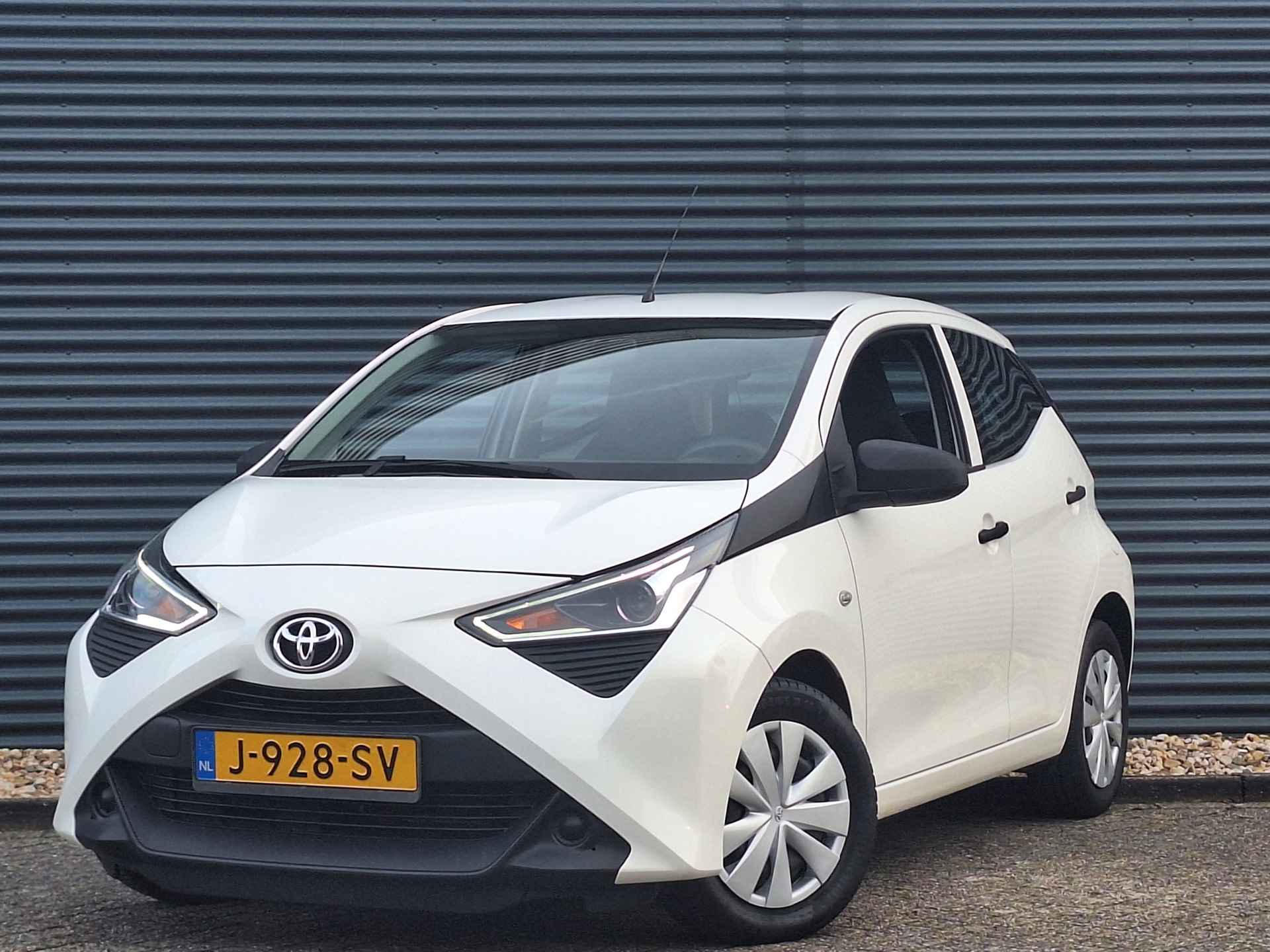 Toyota Aygo 1.0 VVT-i x-fun | Airco | Bluetooth | Electrische Ramen Voor | Speedlimiter | - 42/43