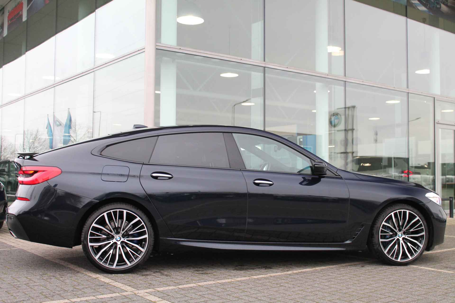 BMW 6 Serie Gran Turismo 630d High Executive M Sport Automaat / Sportstoelen / Achteruitrijcamera / Comfort Access / Navigatie Professional / Stoelverwarming - 19/50