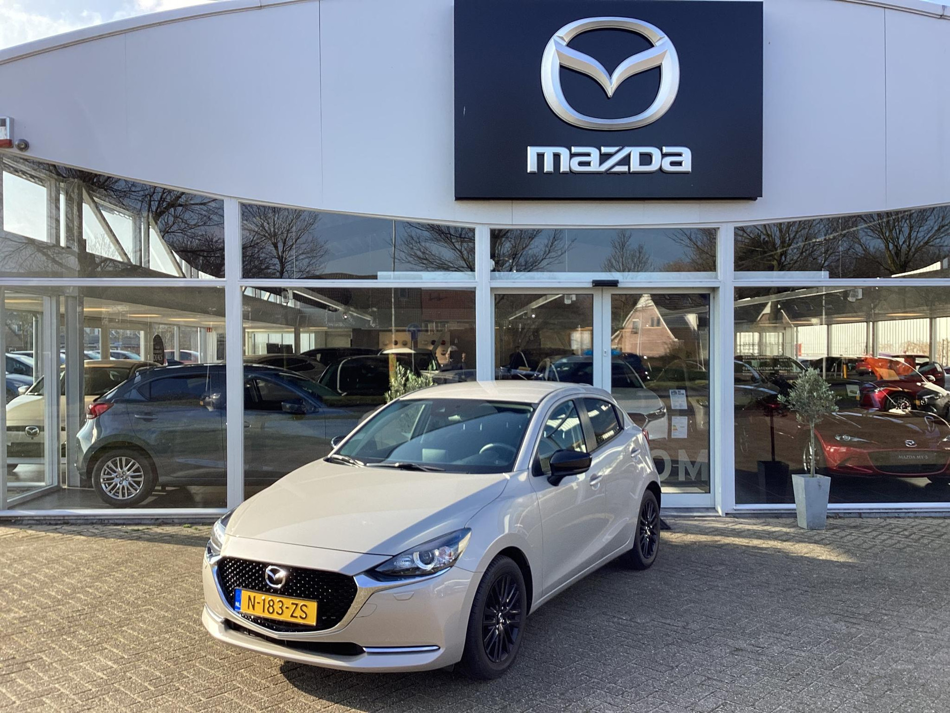 Mazda 2 1.5 Skyactiv-G Sportive l 1e Eigenaar l Navigatie l Dealer onderhouden