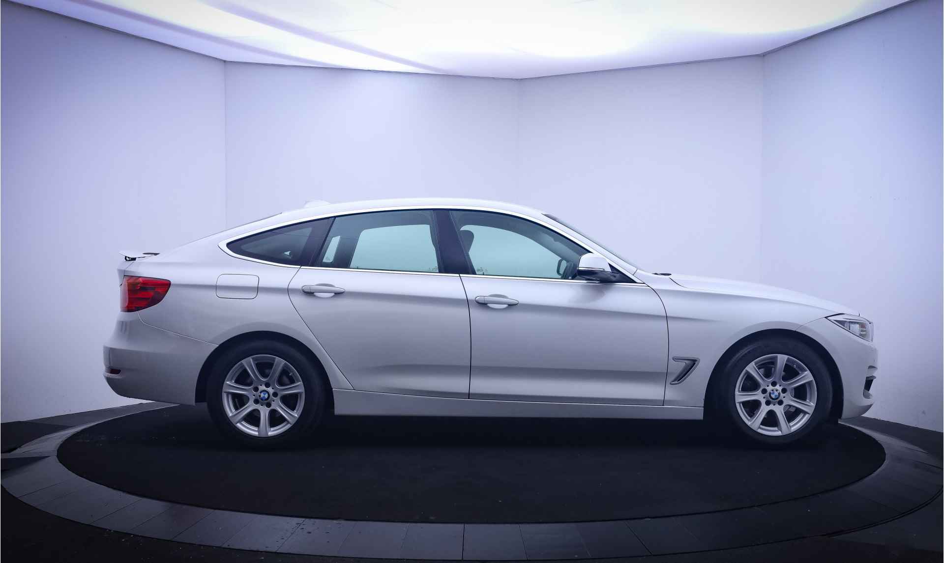 BMW 3-serie Gran Turismo 320iA Executive XENON/NAVI/CLIMA/CRUISE/AFN TREKHAAK/PDC/LMV - 4/23