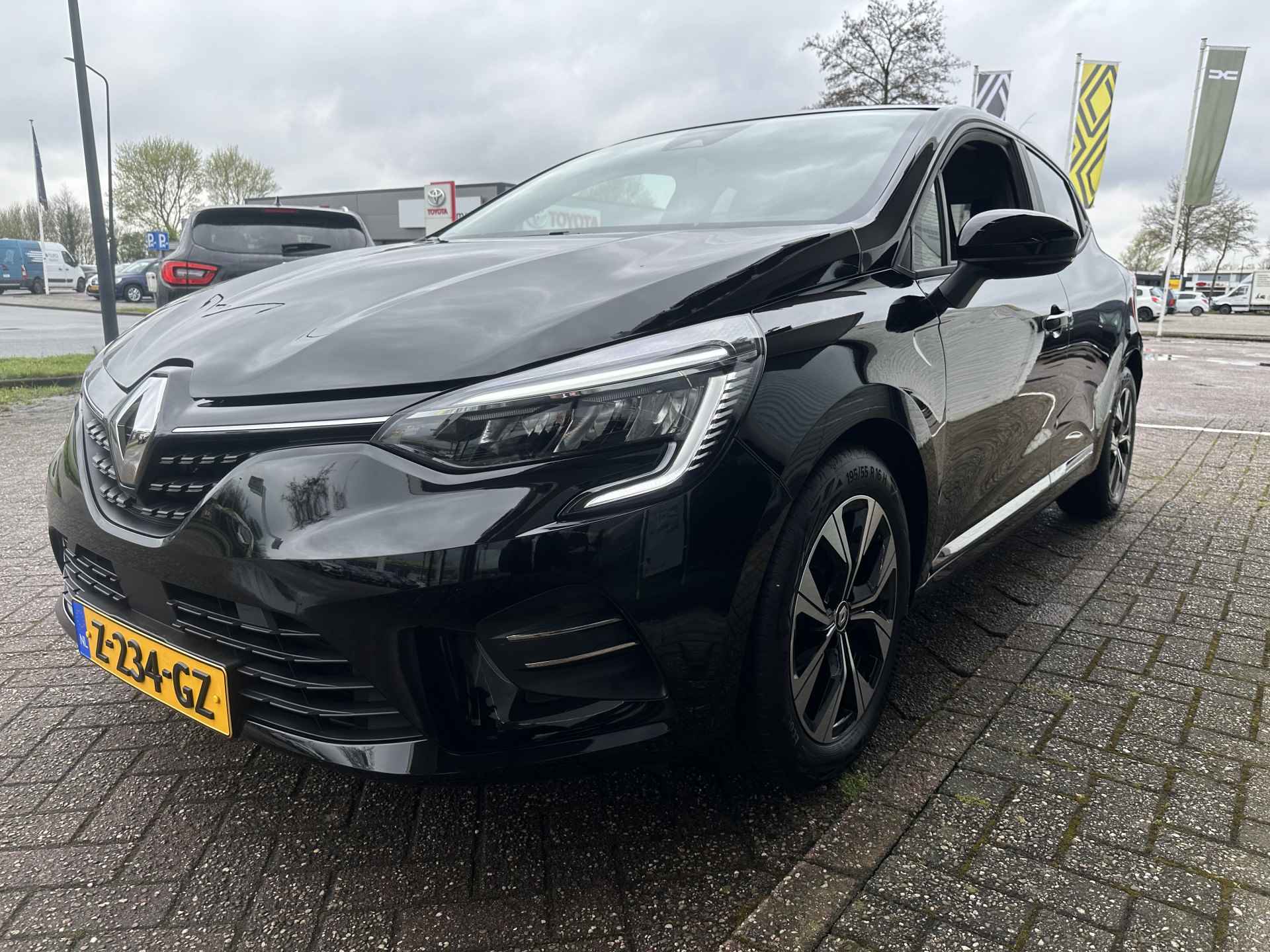 Renault Clio 1.0 TCe 90 Evolution | draadlooos carplay | privacy glas | two-tone velgen | tijdelijk gratis Top Afleverpakket twv Eur 695 - 4/39