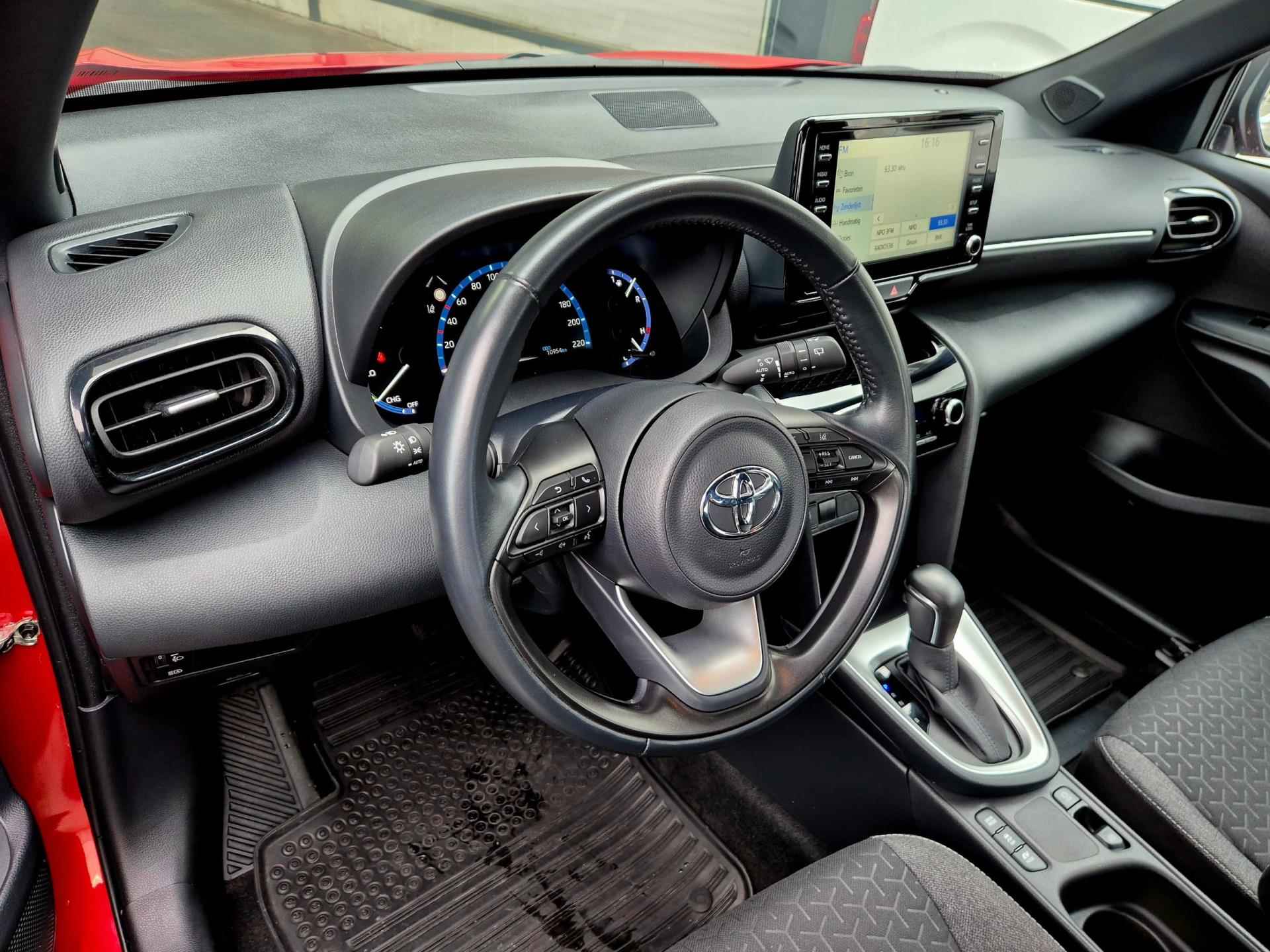 Toyota Yaris Cross 1.5 Hybrid Comfort + Dealer OH|LED|Keyless|Adaptive cruise|Apple/Android|Clima|DAB|Bluetooth|Stoelverw.|17"LMV| - 14/36