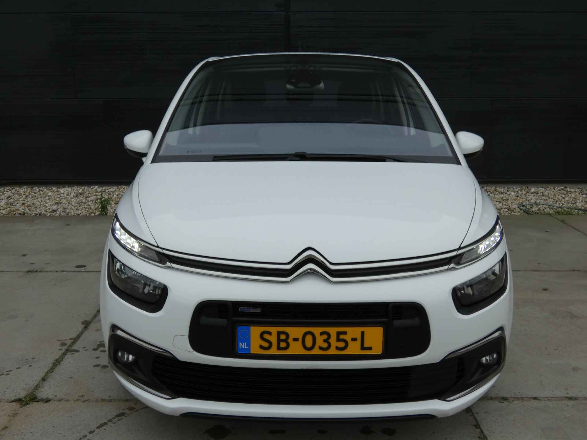 Citroën C4 Picasso 1.2 PureTech Shine | Trekhaak | Adaptive Cruise | Stoelverwarming - 8/44