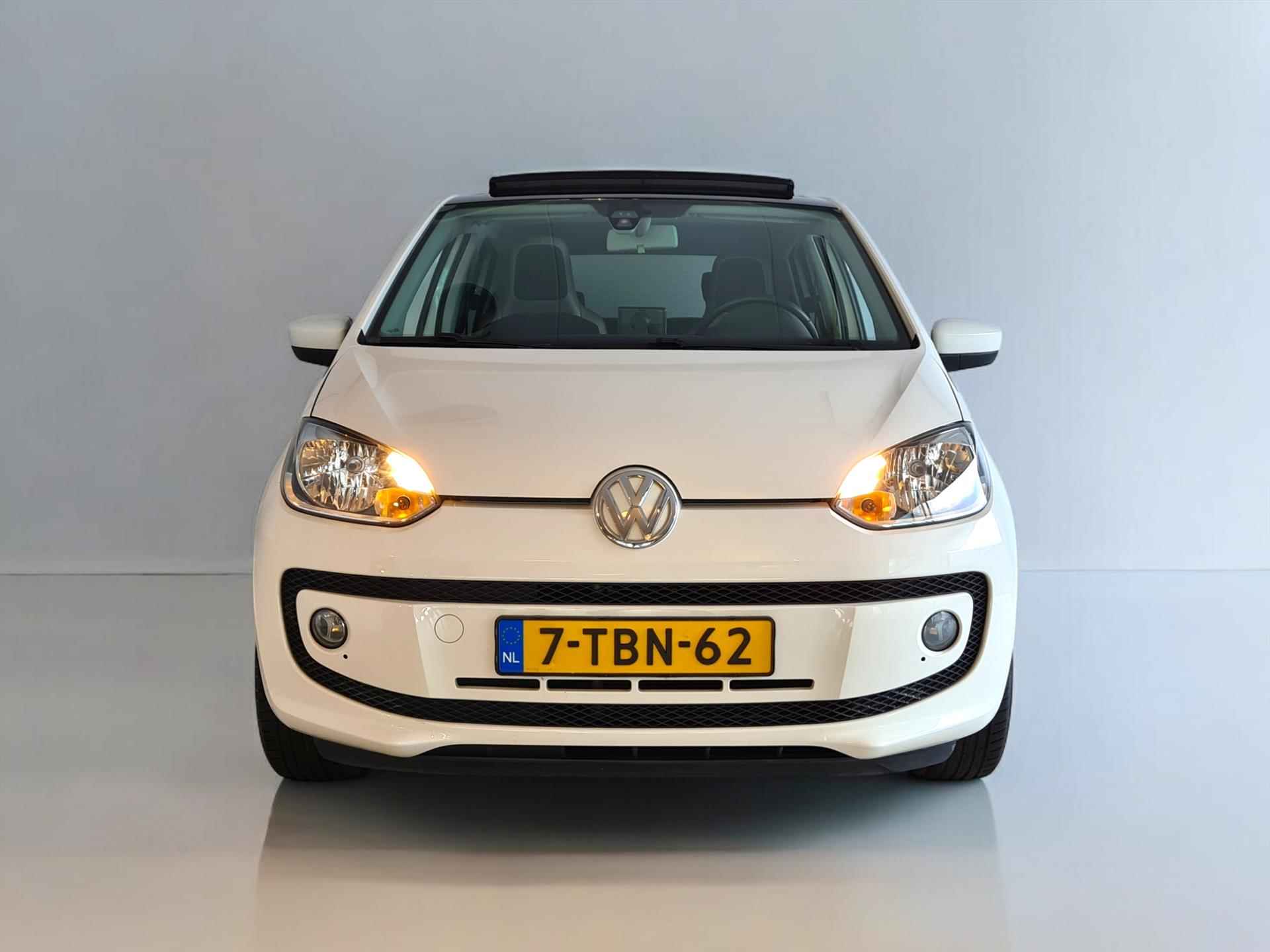 VOLKSWAGEN Up! 1.0 60PK 5D BMT High up! PANO NAVI PDC LMV - 10/28