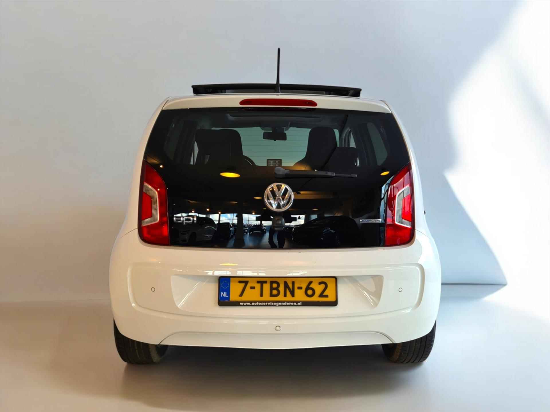 VOLKSWAGEN Up! 1.0 60PK 5D BMT High up! PANO NAVI PDC LMV - 12/28