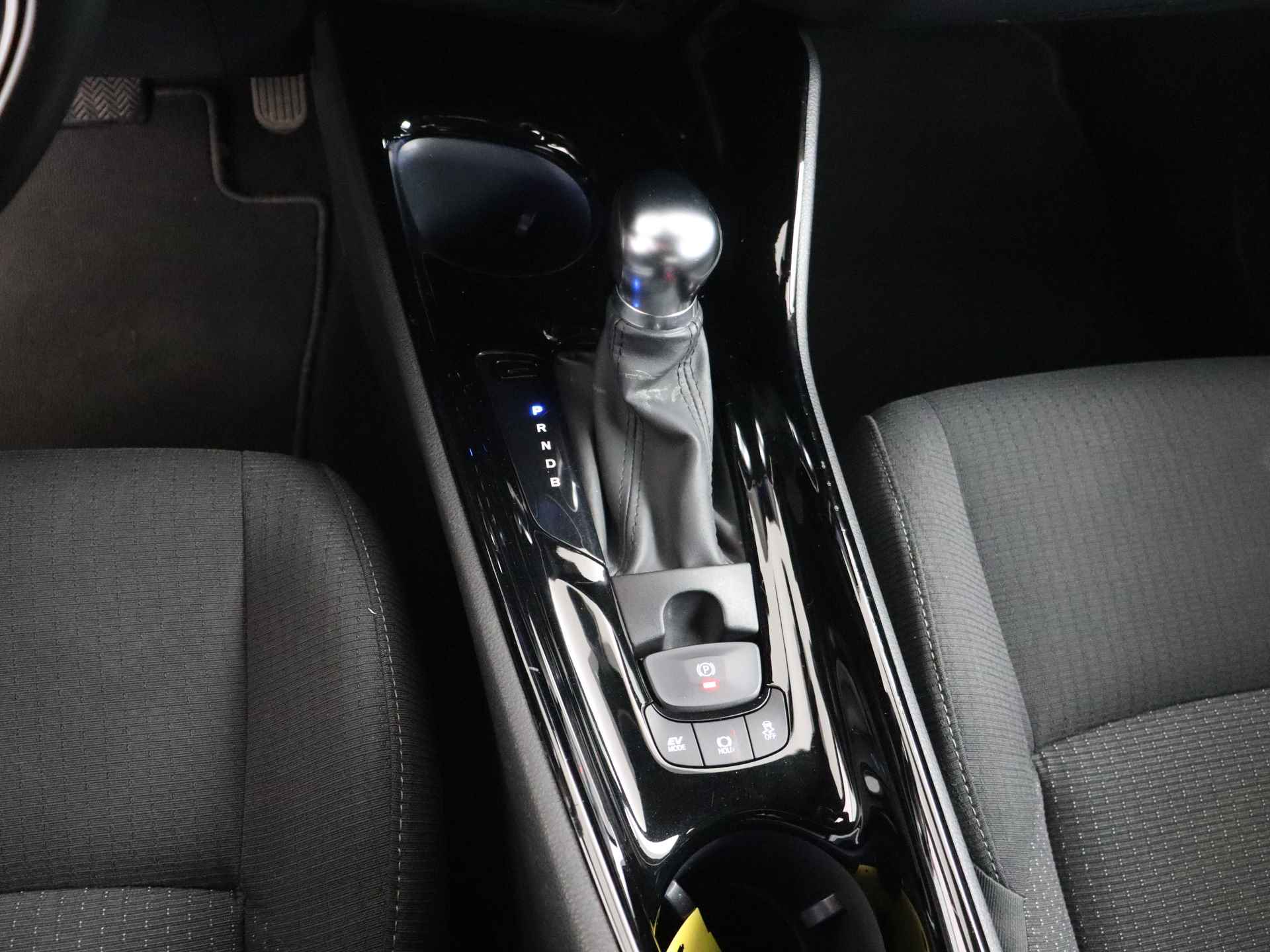 Toyota C-HR 1.8 Hybrid Executive Ultimate Limited | Stoelverwarming | Bi-tone | Camera | - 11/41