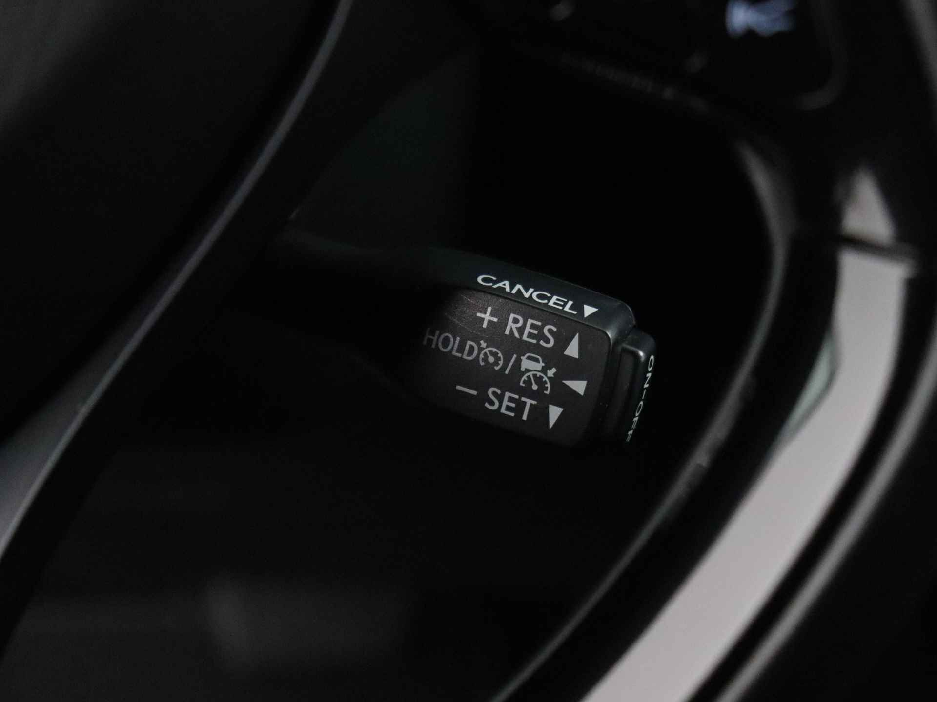 Toyota C-HR 1.8 Hybrid Executive Ultimate Limited | Stoelverwarming | Bi-tone | Camera | - 24/41
