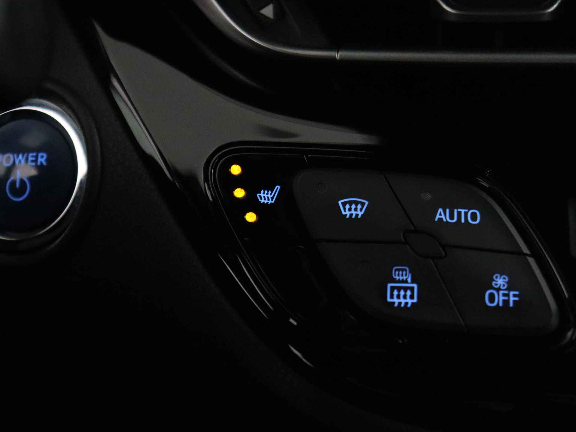 Toyota C-HR 1.8 Hybrid Executive Ultimate Limited | Stoelverwarming | Bi-tone | Camera | - 32/41