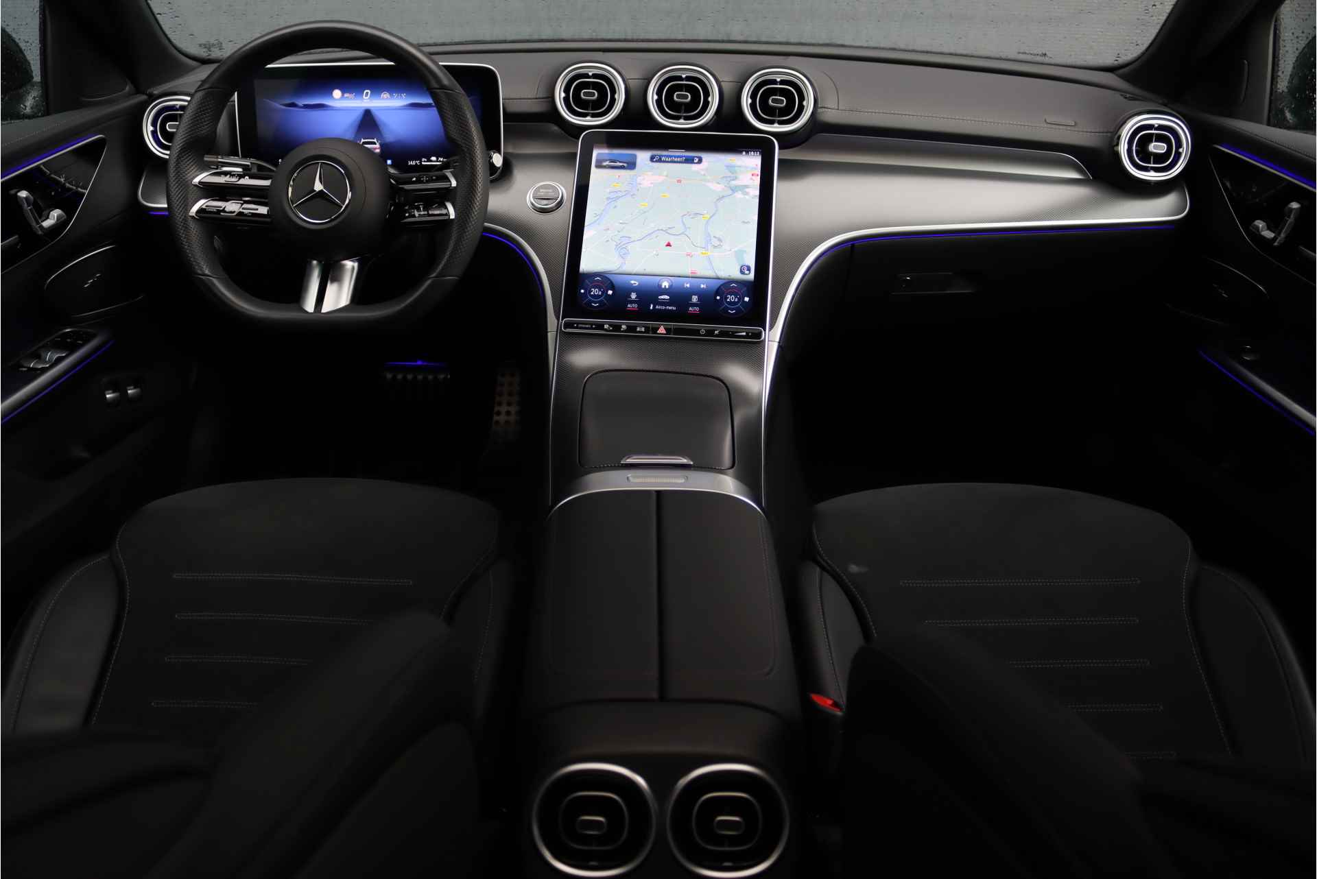 Mercedes-Benz C-Klasse 300 e AMG Line Aut9, Panoramadak, Distronic+, Memory, Surround Camera, Rijassistentiepakket, Digital Light, Augmented Reality, Advanced Sound System, Etc. - 3/42