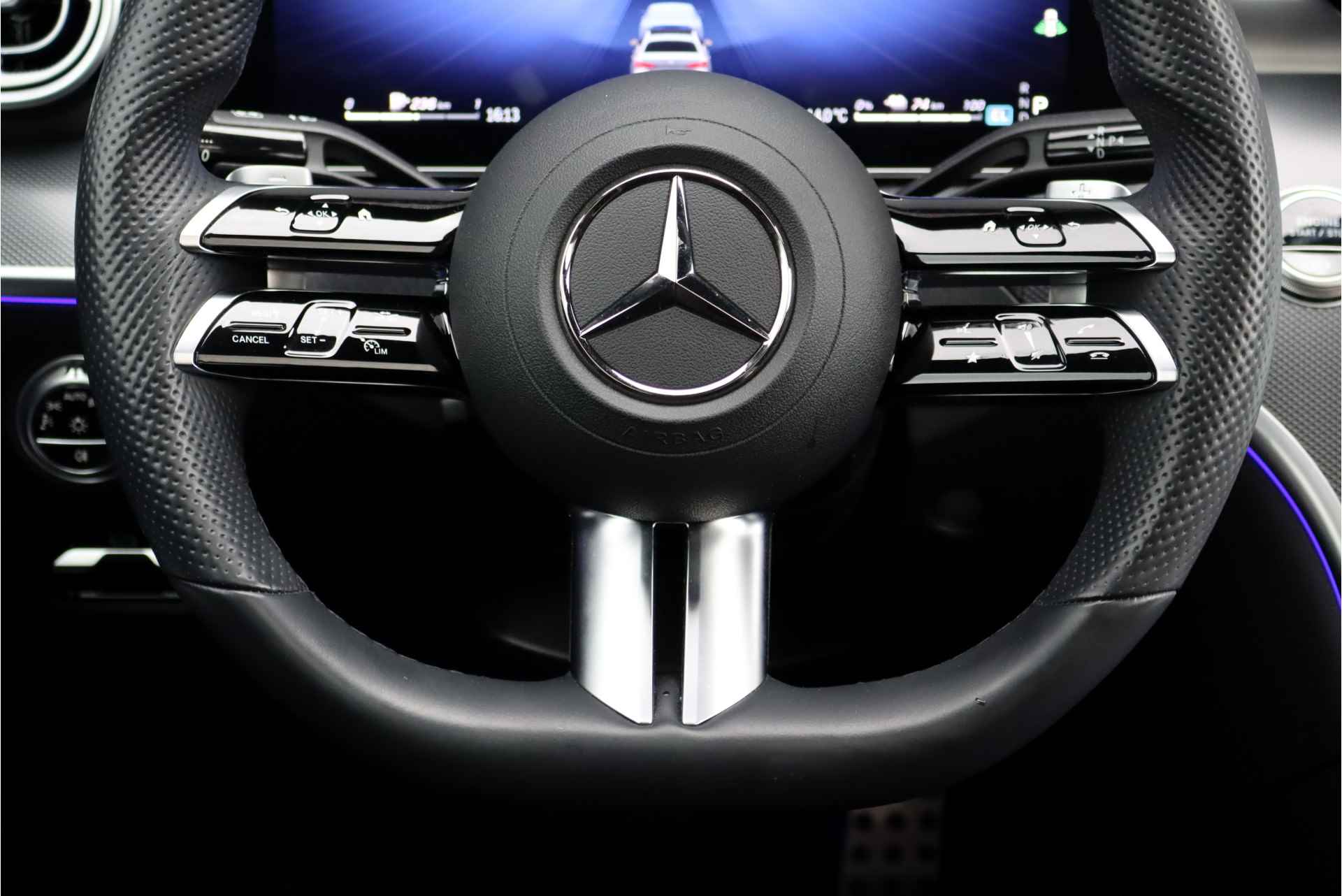 Mercedes-Benz C-Klasse 300 e AMG Line Aut9, Panoramadak, Distronic+, Memory, Surround Camera, Rijassistentiepakket, Digital Light, Augmented Reality, Advanced Sound System, Etc. - 24/42