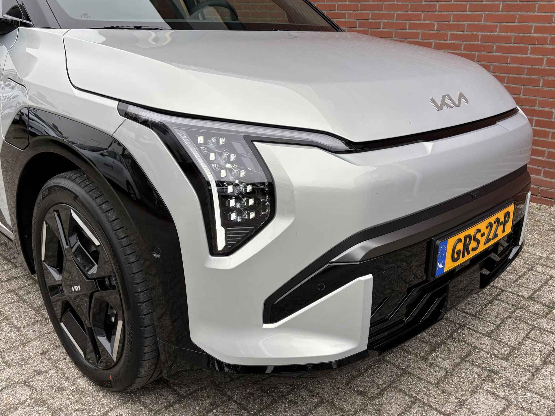 Kia EV3 GT-PlusLine 81.4 kWh | Glazen schuif-/kanteldak | Harman Kardon soundsystem | Head-up display | 360°-camera | Elektrisch verstelbare voorstoelen - 17/39