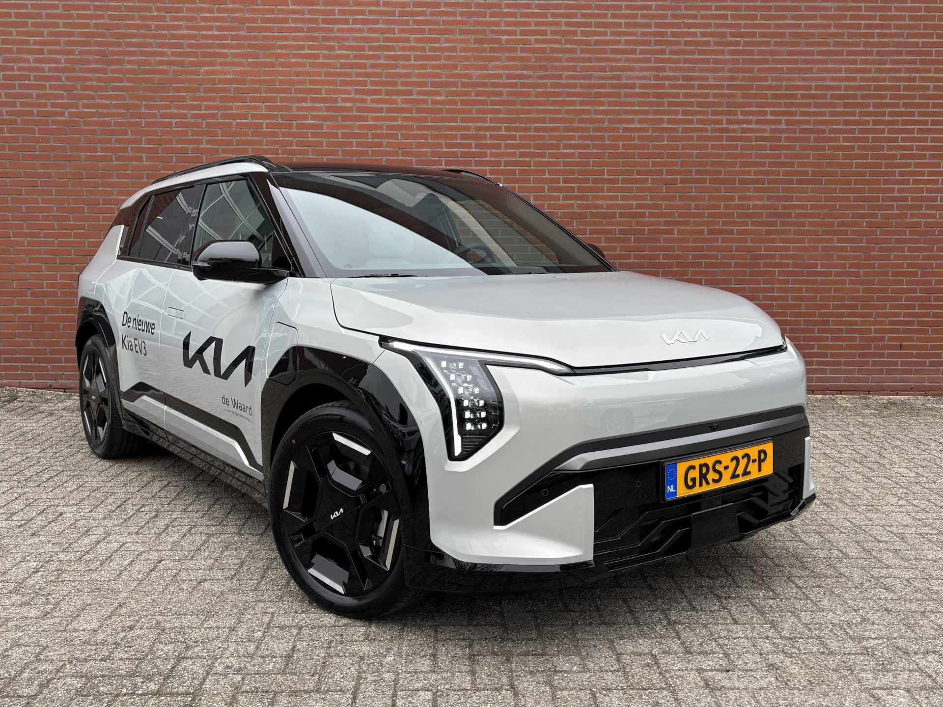 Kia EV3 GT-PlusLine 81.4 kWh | Glazen schuif-/kanteldak | Harman Kardon soundsystem | Head-up display | 360°-camera | Elektrisch verstelbare voorstoelen - 18/39