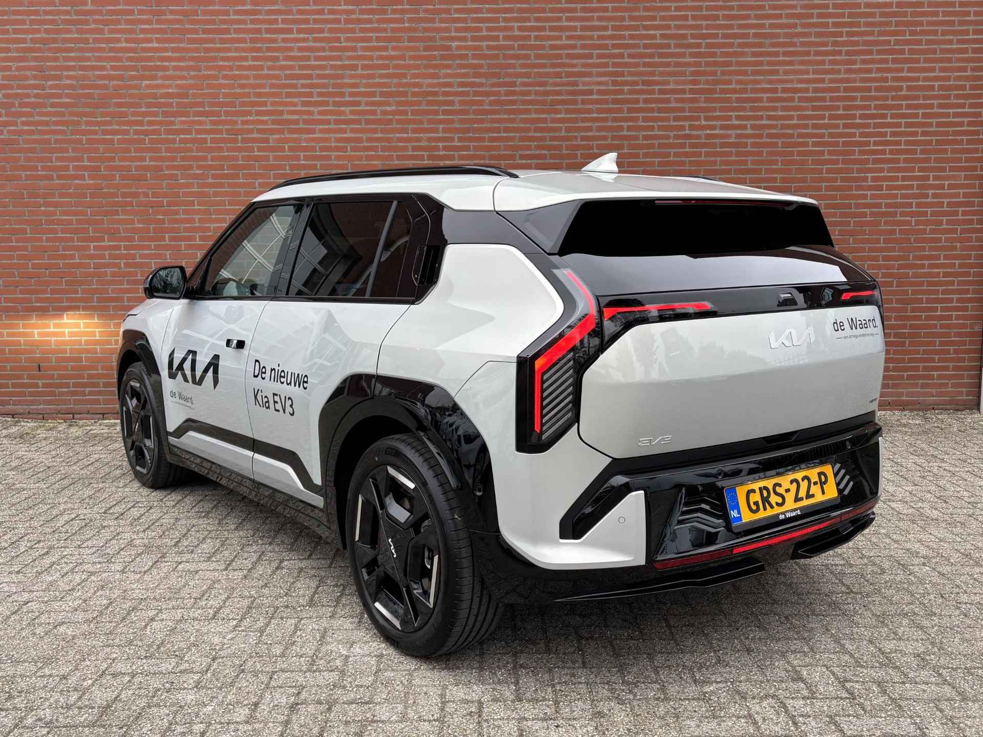 Kia EV3 GT-PlusLine 81.4 kWh | Glazen schuif-/kanteldak | Harman Kardon soundsystem | Head-up display | 360°-camera | Elektrisch verstelbare voorstoelen - 20/39