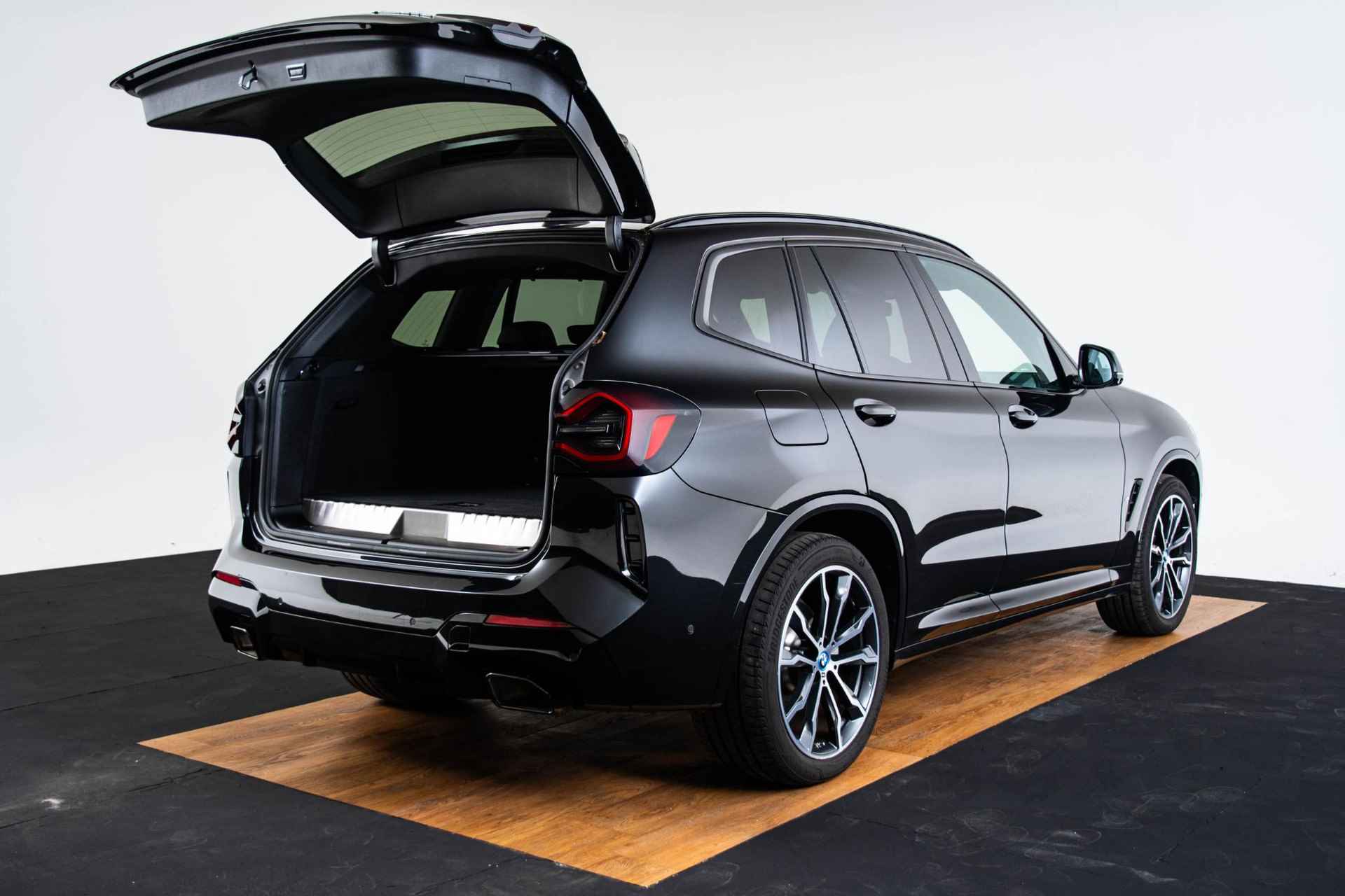 BMW X3 xDrive30e High Executive M sport - Panoramadak - Elektrisch verstelbare/verwarmde voorstoelen - Driving/Parking Assistant - Head up - Harman Kardon - Comfort Access - geluiddempende ruiten - - 11/70