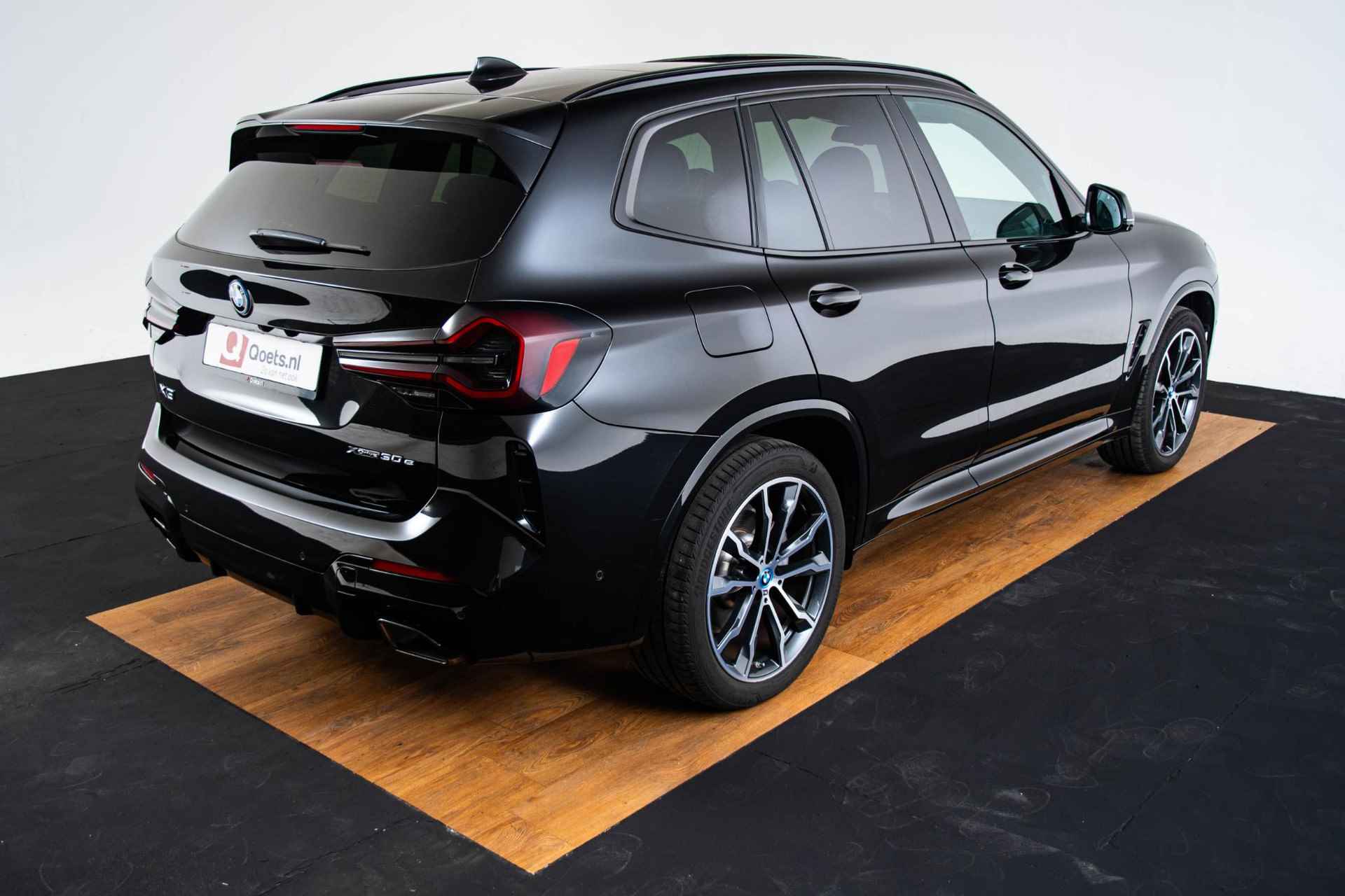 BMW X3 xDrive30e High Executive M sport - Panoramadak - Elektrisch verstelbare/verwarmde voorstoelen - Driving/Parking Assistant - Head up - Harman Kardon - Comfort Access - geluiddempende ruiten - - 68/70