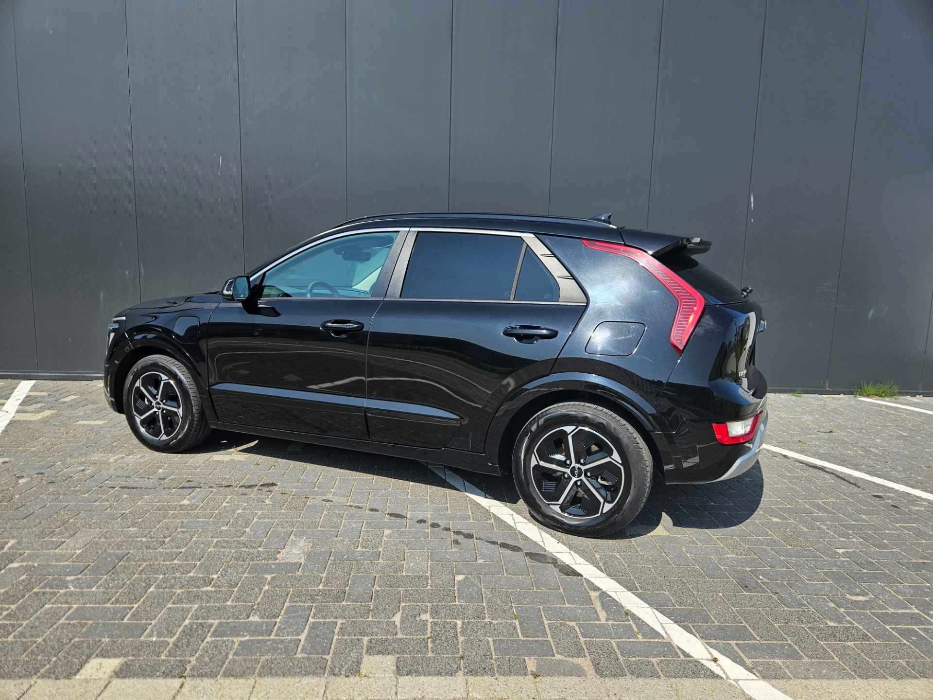 Kia Niro 1.6 GDi PHEV DynamicLine Parkeersensoren voor + Achter/ Navigatie/ Rijklaarprijs! - 2/24