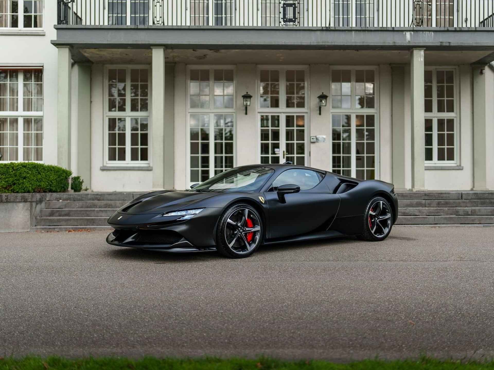 Ferrari SF90 Stradale 4.0 V8 1000 PK PHEV CARBON SEATS/STUUR LIFT CARPLAY AFS CAMERA - 10/72