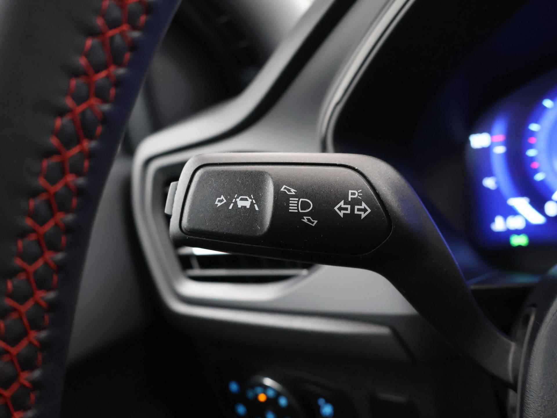 Ford Focus Wagon 1.0 EcoBoost Hybrid ST Line X | Winterpack | B&O Premium Audio | Adapt. Cruise Control | Elekt. Achterklep | - 30/40