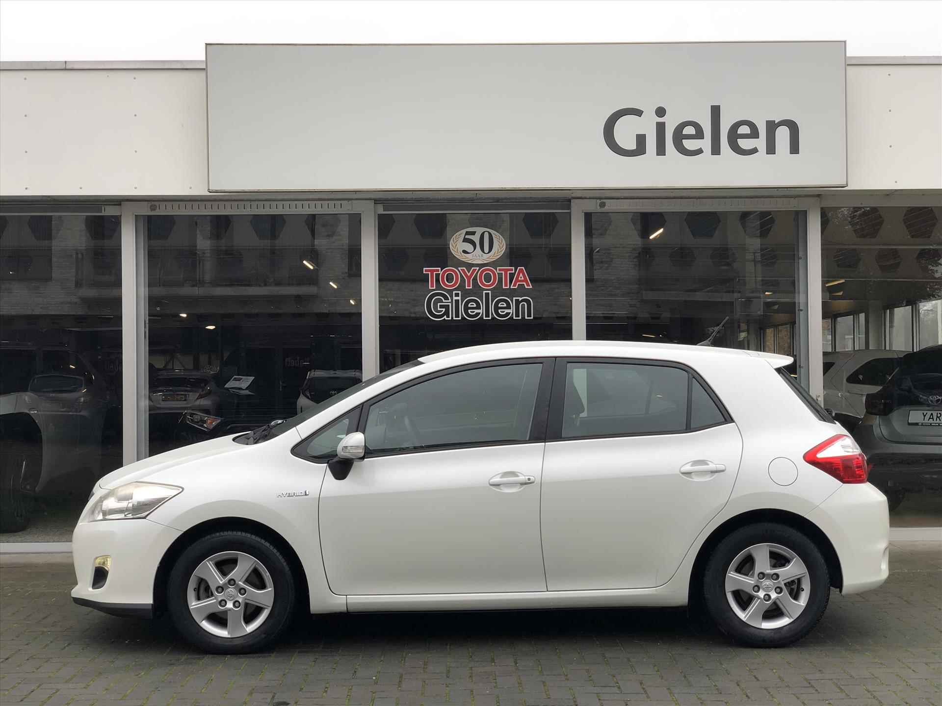 Toyota Auris 1.8 Full Hybrid Aspiration | Eerste eigenaar, Cruise control, Climate control, Lichtmetalen velgen, Radio/CD-Speler - 2/25