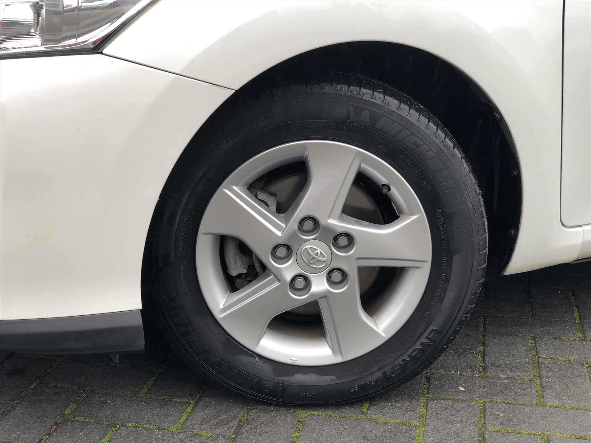 Toyota Auris 1.8 Full Hybrid Aspiration | Eerste eigenaar, Cruise control, Climate control, Lichtmetalen velgen, Radio/CD-Speler - 3/25