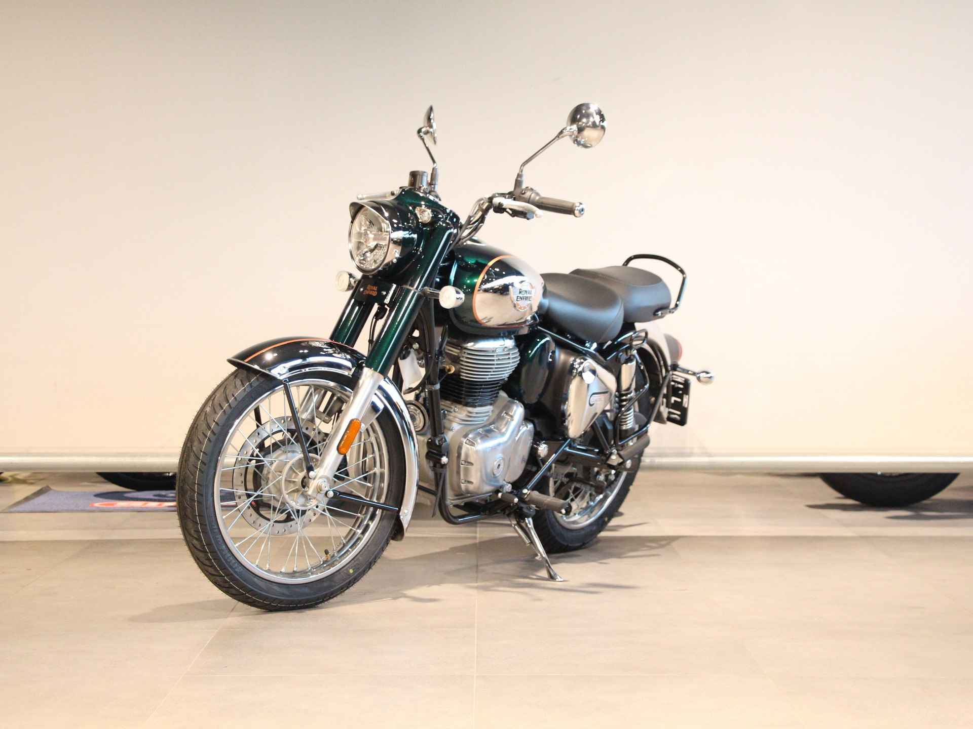 Royal-Enfield CLASSIC 350 - 4/14