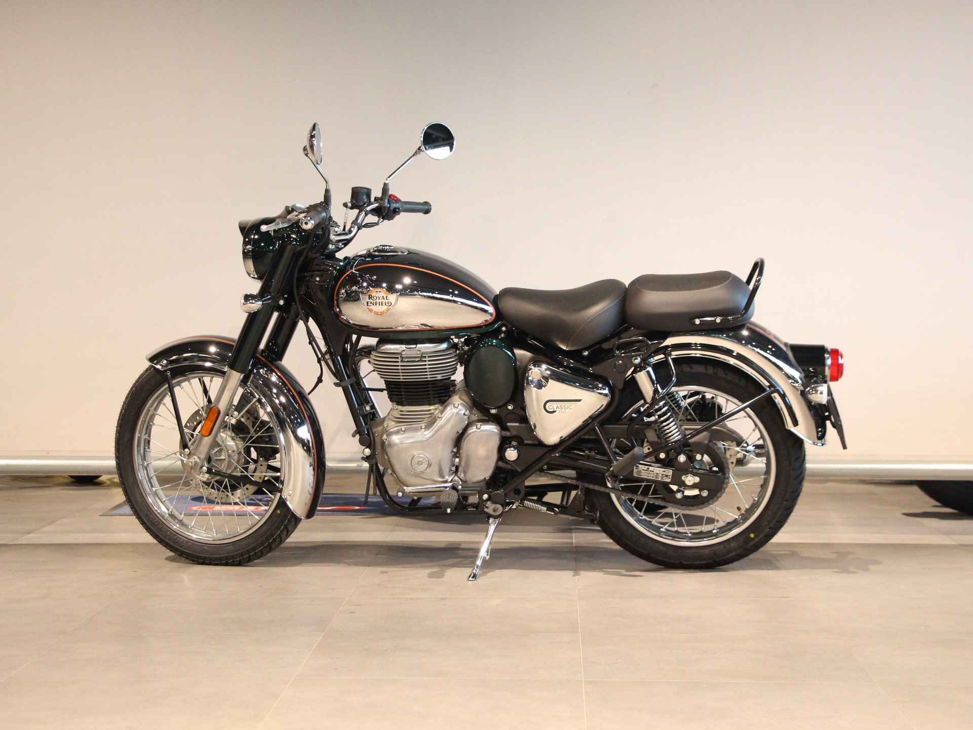 Royal-Enfield CLASSIC 350 - 6/14