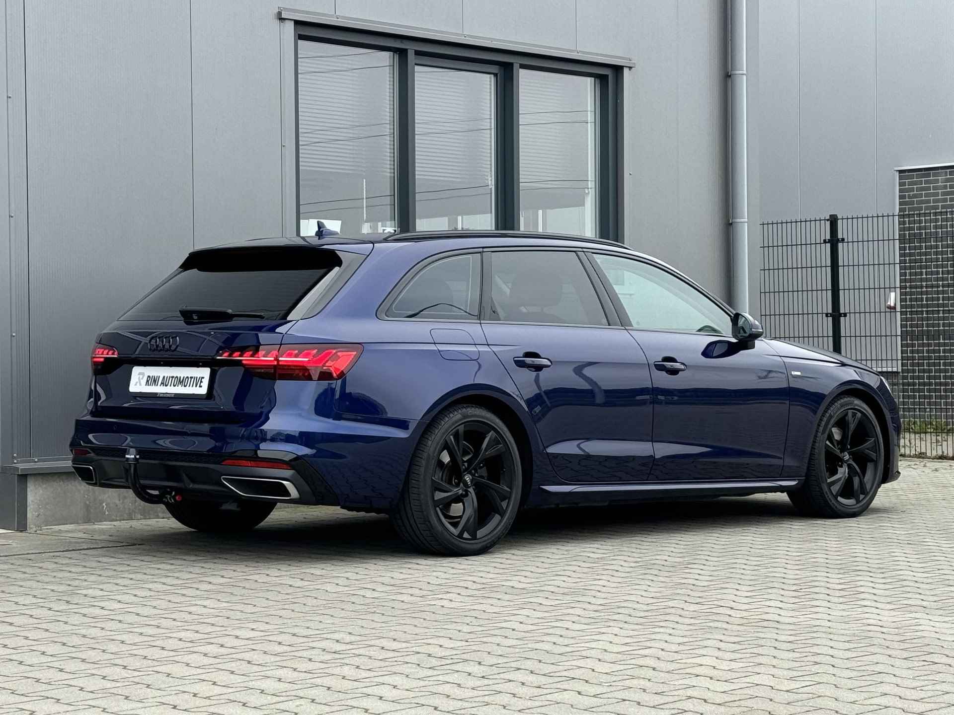 Audi A4 Avant 40 TFSI S edition 190 PK - S line - Adaptieve Cruise - Trekhaak - 3/30