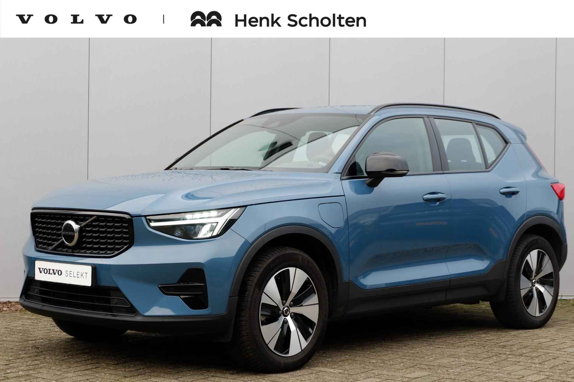 Volvo XC40 T4 Plug-in hybrid AUT7 211PK Plus Dark, Trekhaak semi elektrisch inklapbaar | Harman Kardon premium audio | Microtech/Nubuck bekleding | 18" Lichtmetalen velgen All-Season | Adaptieve Cruise Control met Pilot Assist | Stoel- & Stuurwielverwarming