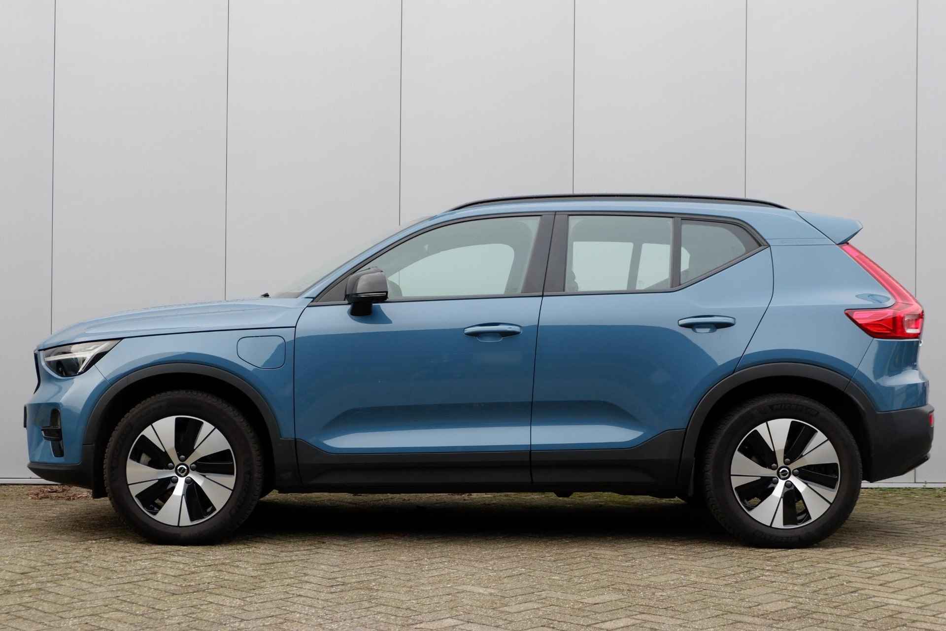 Volvo XC40 T4 Plug-in hybrid AUT7 211PK Plus Dark, Trekhaak semi elektrisch inklapbaar | Harman Kardon premium audio | Microtech/Nubuck bekleding | 18" Lichtmetalen velgen All-Season | Adaptieve Cruise Control met Pilot Assist | Stoel- & Stuurwielverwarming - 9/35